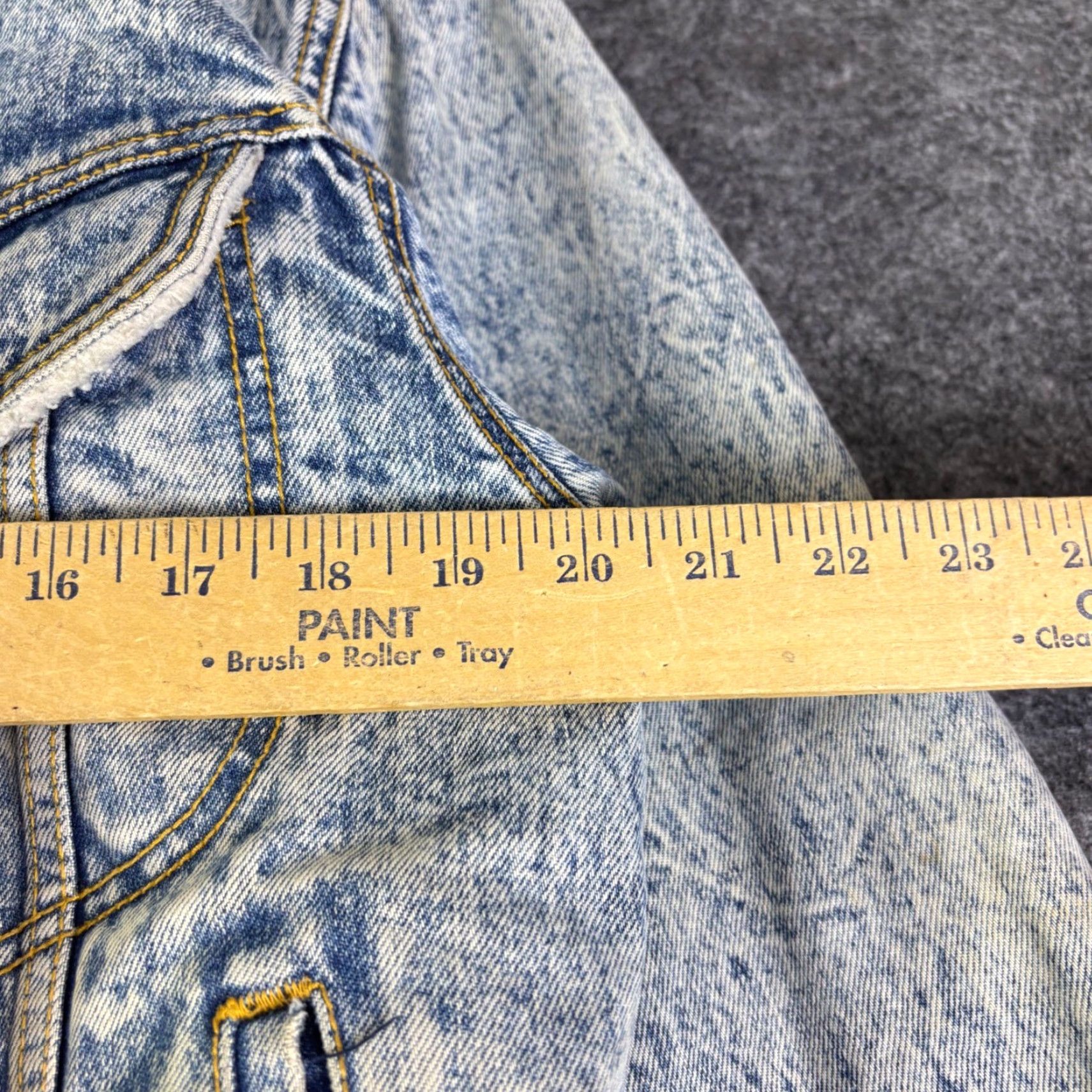 Vintage Vintage Lee Riders Denim Jacket Blue L Size US L / EU 52-54 / 3 - 3 Thumbnail