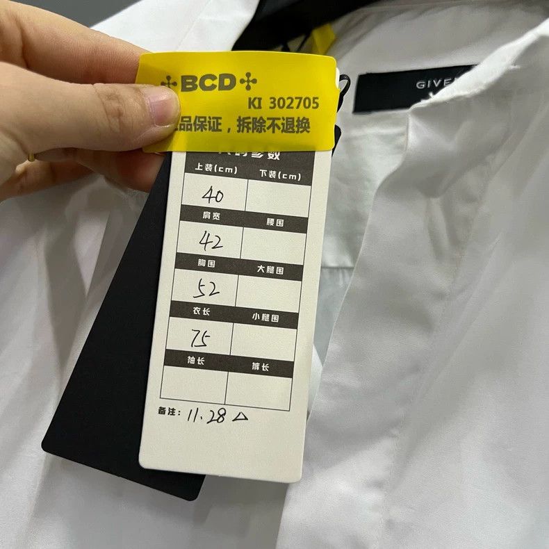 Givenchy Givenchy Size40 White sleeveless shirt Size US M / EU 48-50 / 2 - 5 Thumbnail