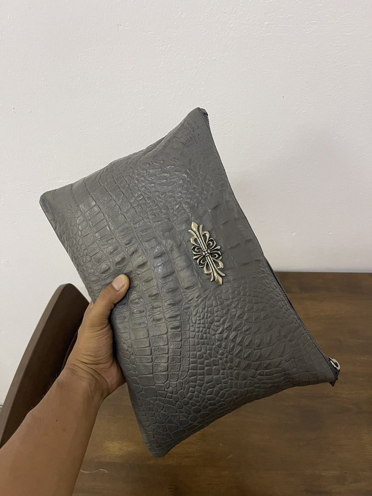 Leather Croc Embossed Clutch Bag with cross Size ONE SIZE - 10 Thumbnail