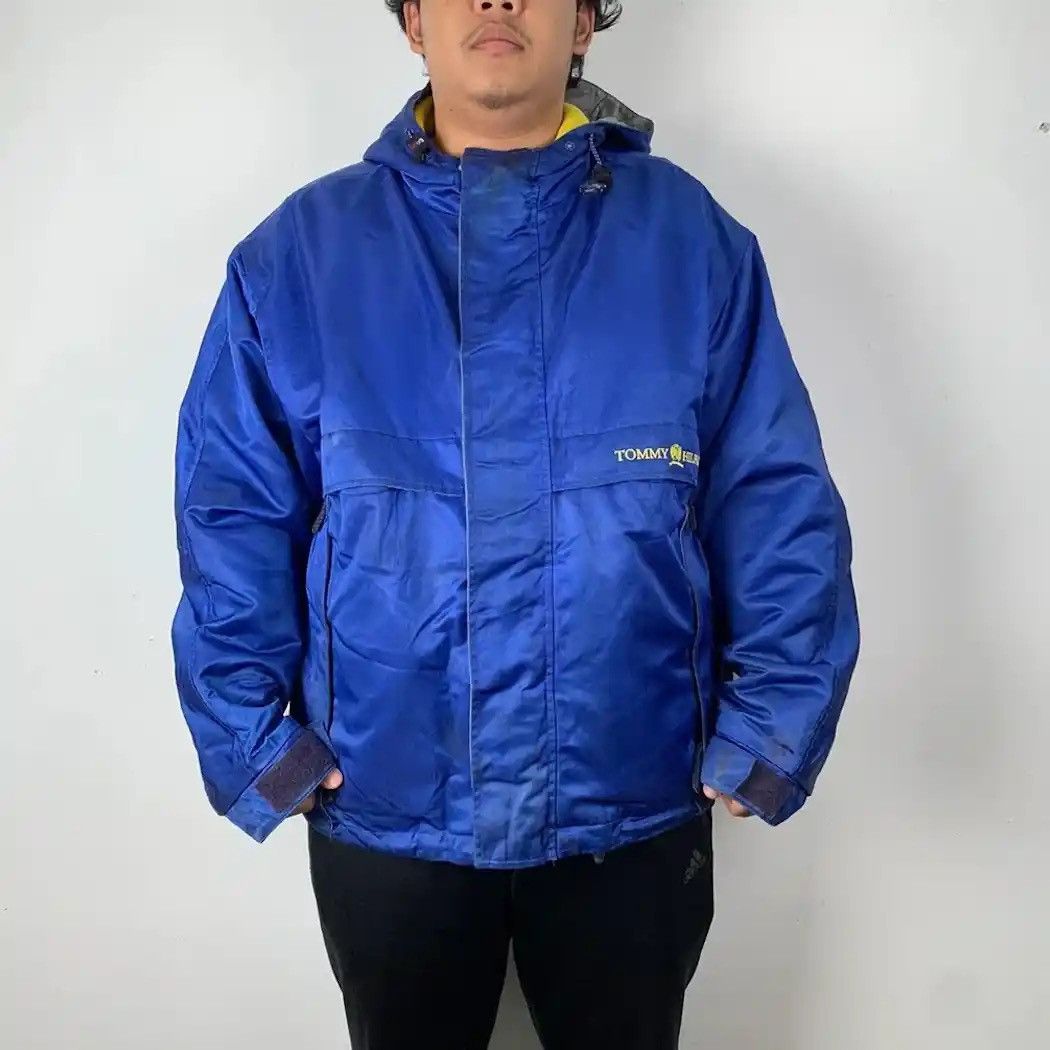 Sports Specialties × Tommy Hilfiger SEND OFFERS 🍁 Tommy Hilfinger Big Logo Back RARE Long Jacket Size US XL / EU 56 / 4 - 1 Thumbnail