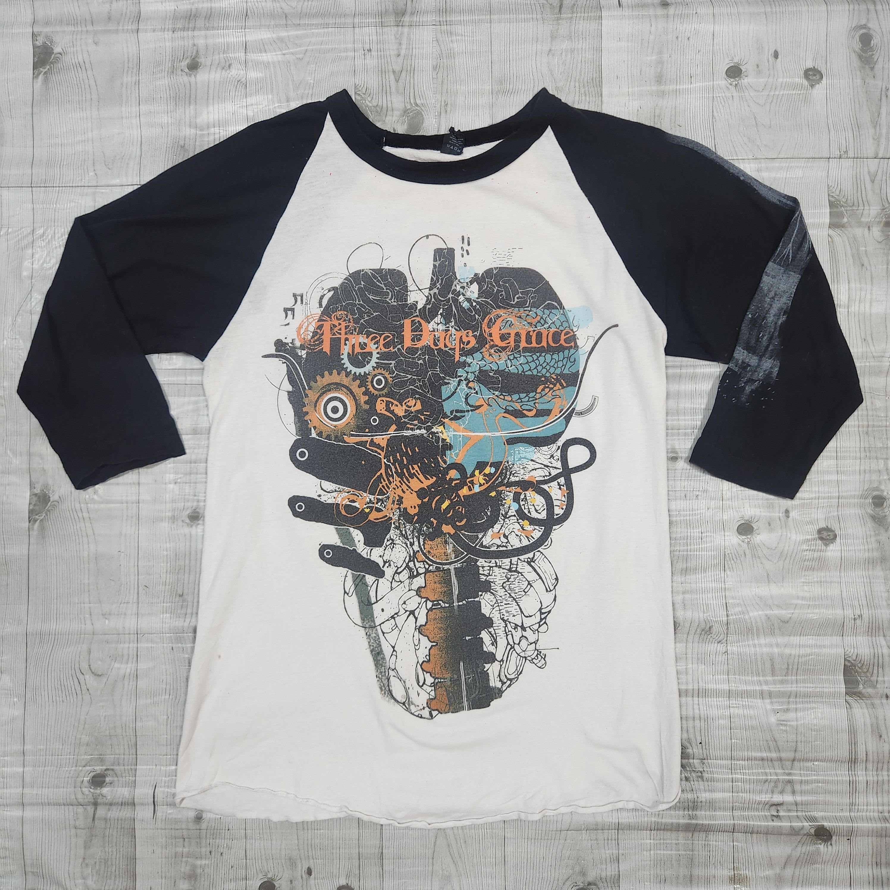 Band Tees Three Days Grace Human Raglan TShirt Size US M / EU 48-50 / 2 - 1 Thumbnail