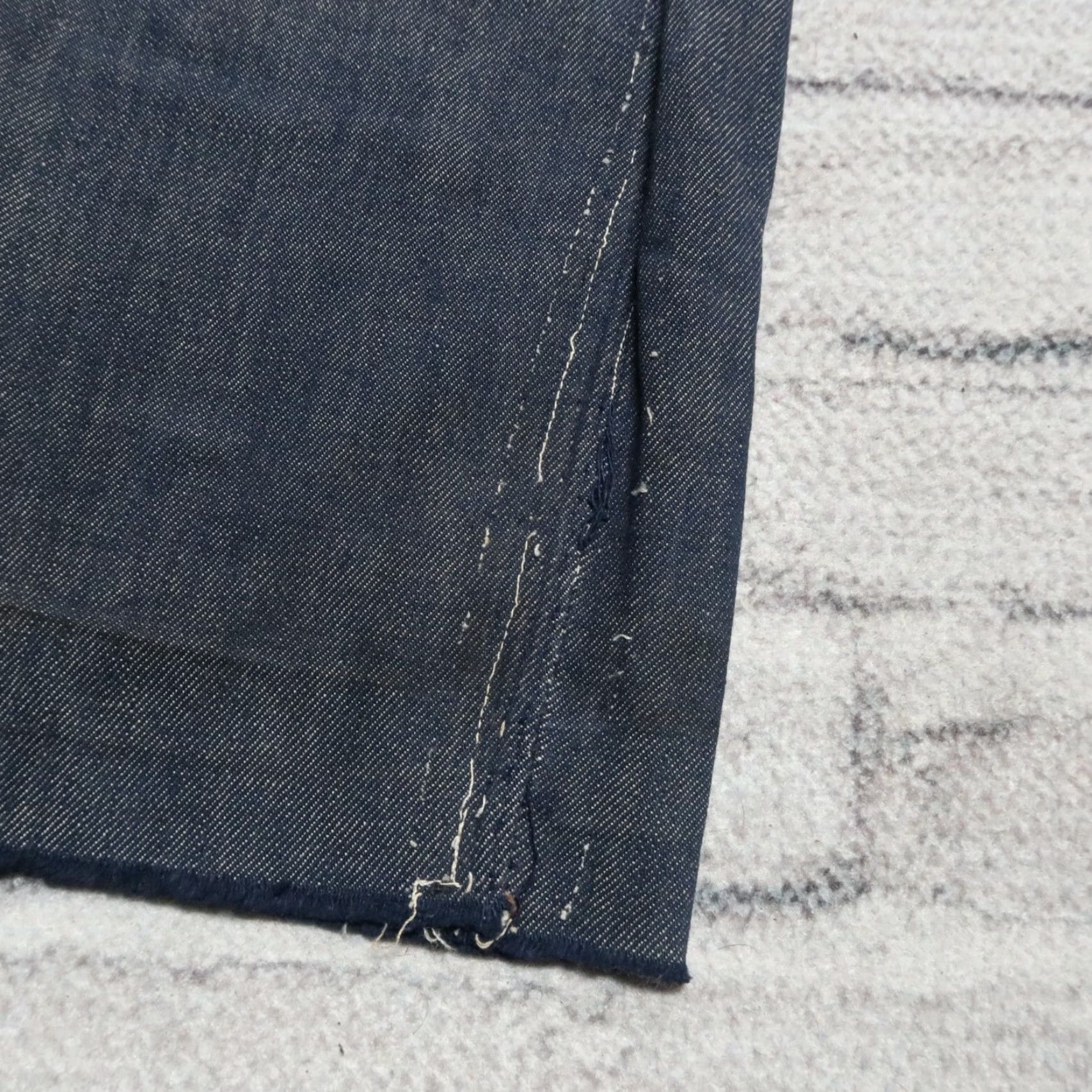 Levi's VINTAGE Levi's 501 Denim Jeans Men Dark Wash Size 28 Distressed Made in USA 90s Size US 28 / EU 44 - 3 Thumbnail