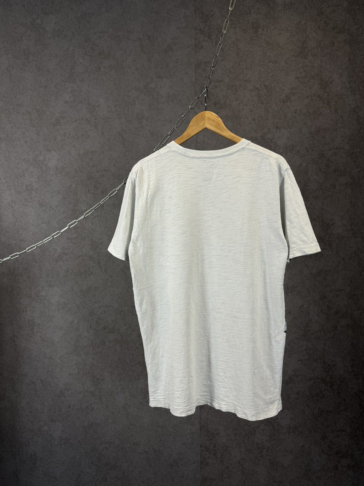 Uniqlo Hokusai Blue x Uniqlo art Japanese designer tee Size US L / EU 52-54 / 3 - 6 Thumbnail