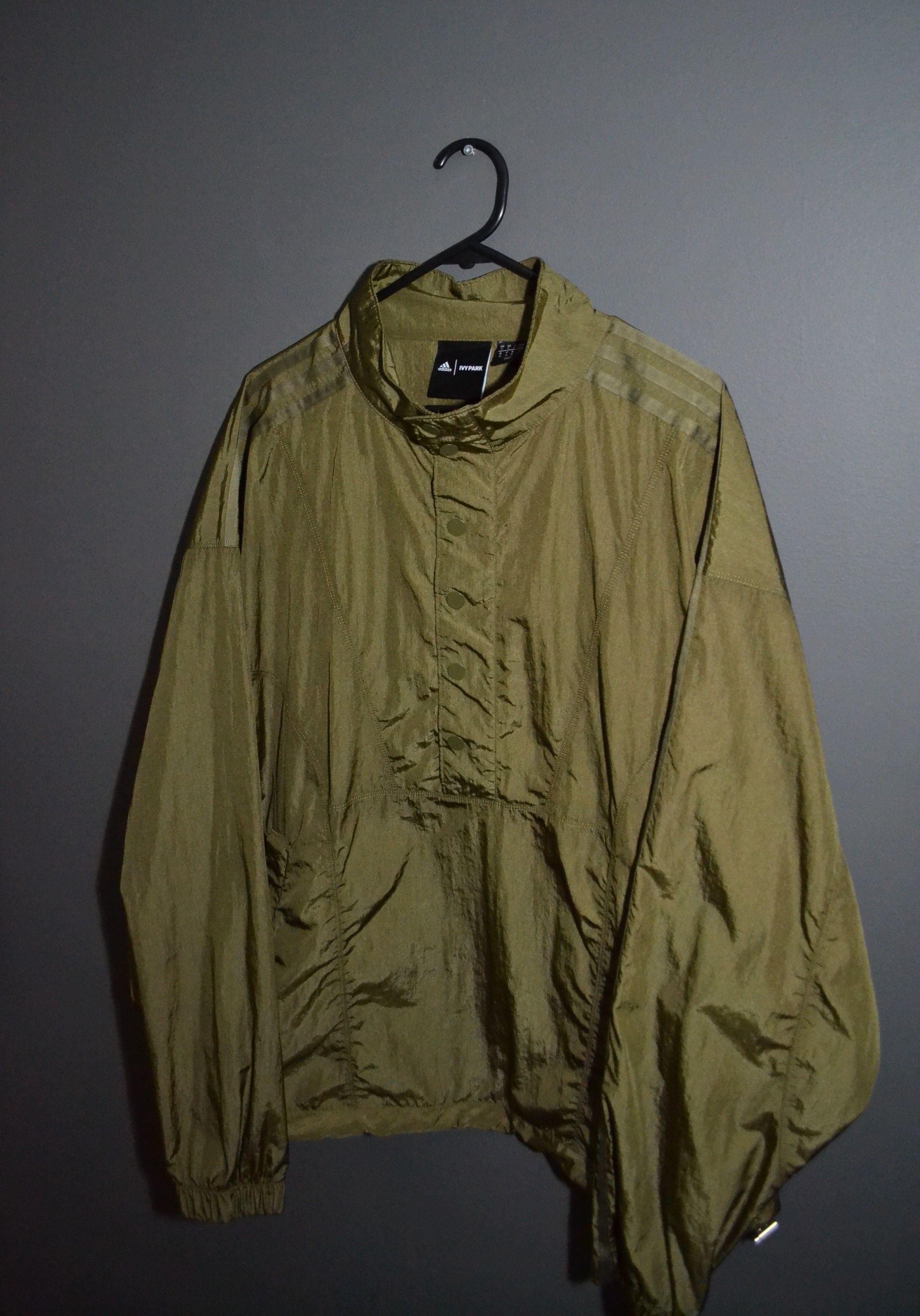 Adidas × Ivy Park Adidas x Ivy Park Unisex Nylon Metal IVP Anorak Jacket Olive Size US M / EU 48-50 / 2 - 1 Thumbnail