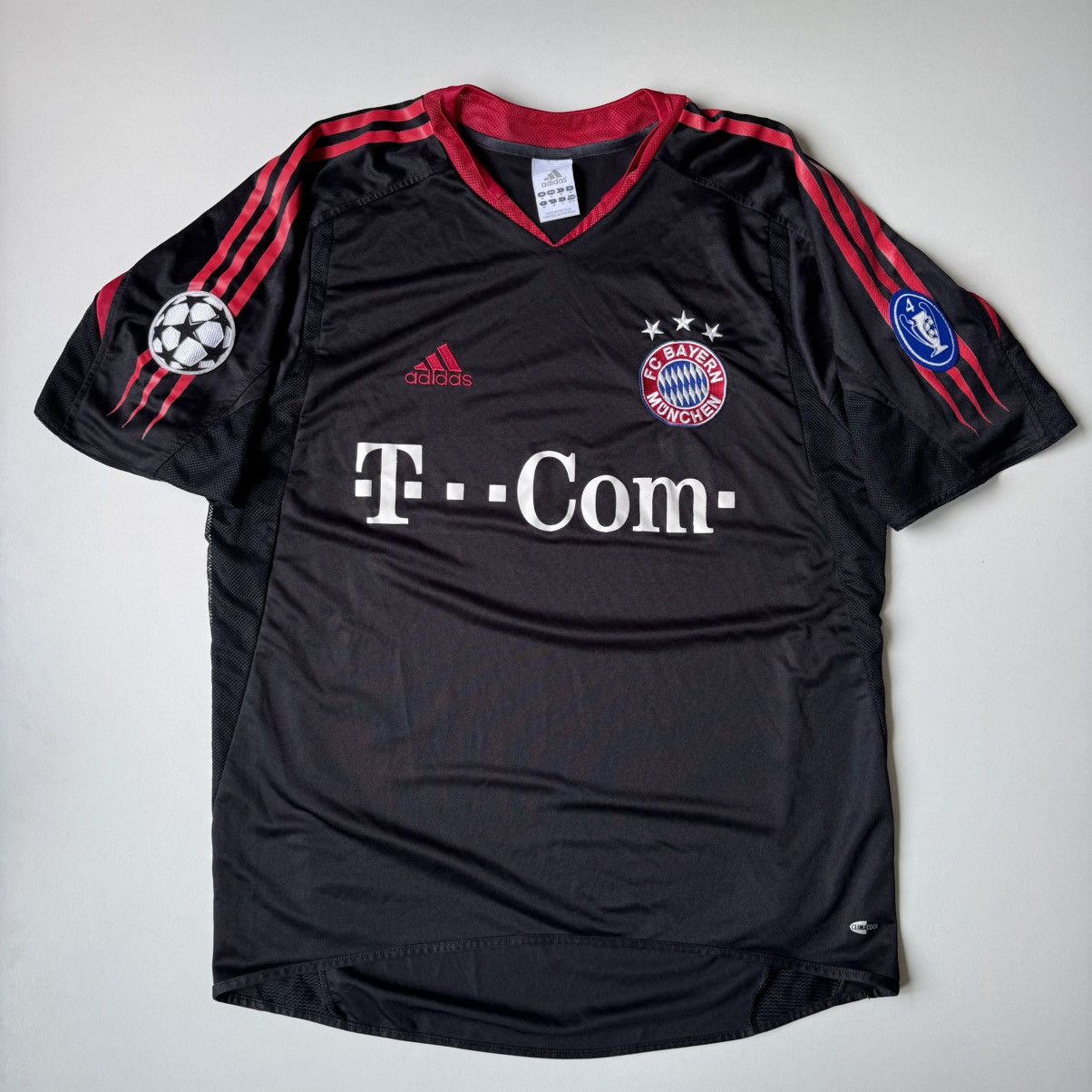 Adidas × Vintage Adidas Bayern Munich 2004/05 3rd Kit Champions League bloke Size US M / EU 48-50 / 2 - 3 Thumbnail