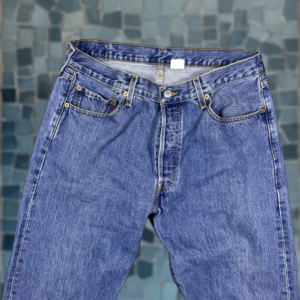 Levi's VINTAGE Levi's 501xx Jeans Mens 36x30 Paper Tag Button Fly 90s Y2K Grunge Jeans Mens Regular 34 Blue Size US 36 / EU 52 - 1 Thumbnail