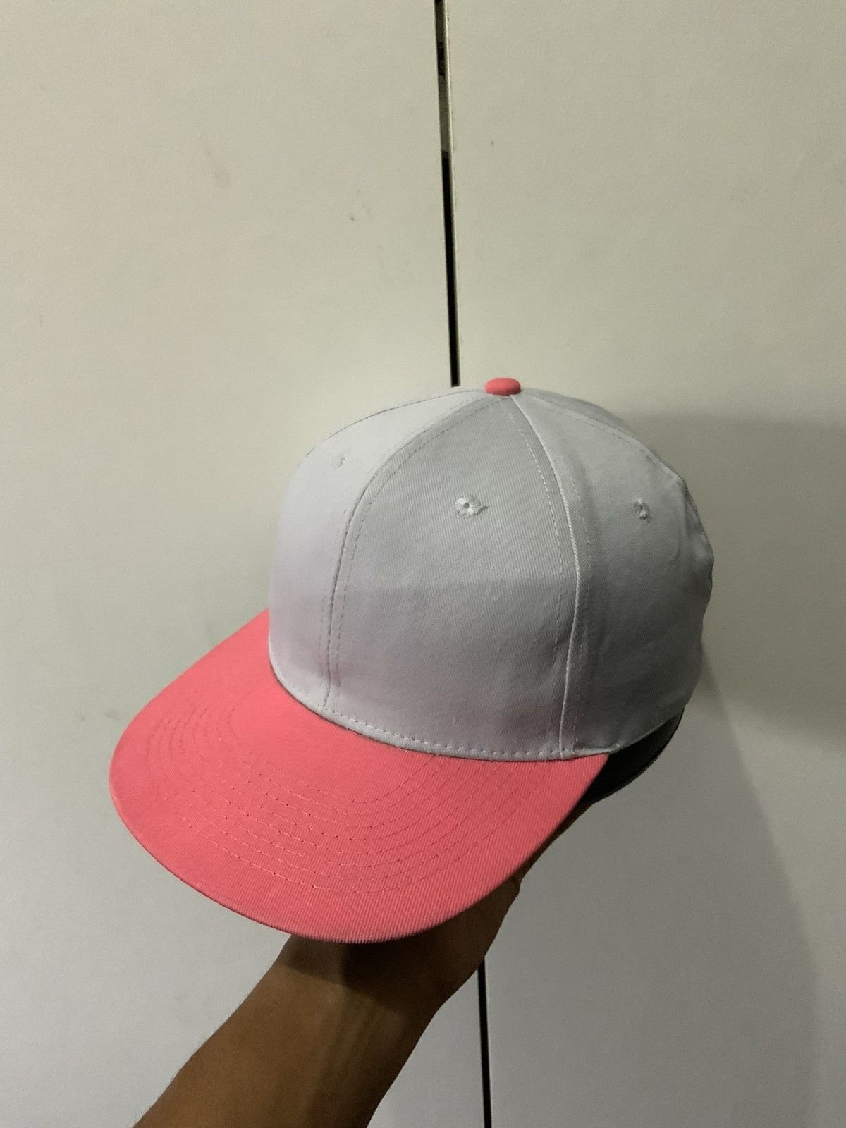 Designer Wellington Apparel Plain Streetwear Hat Size ONE SIZE - 1 Thumbnail