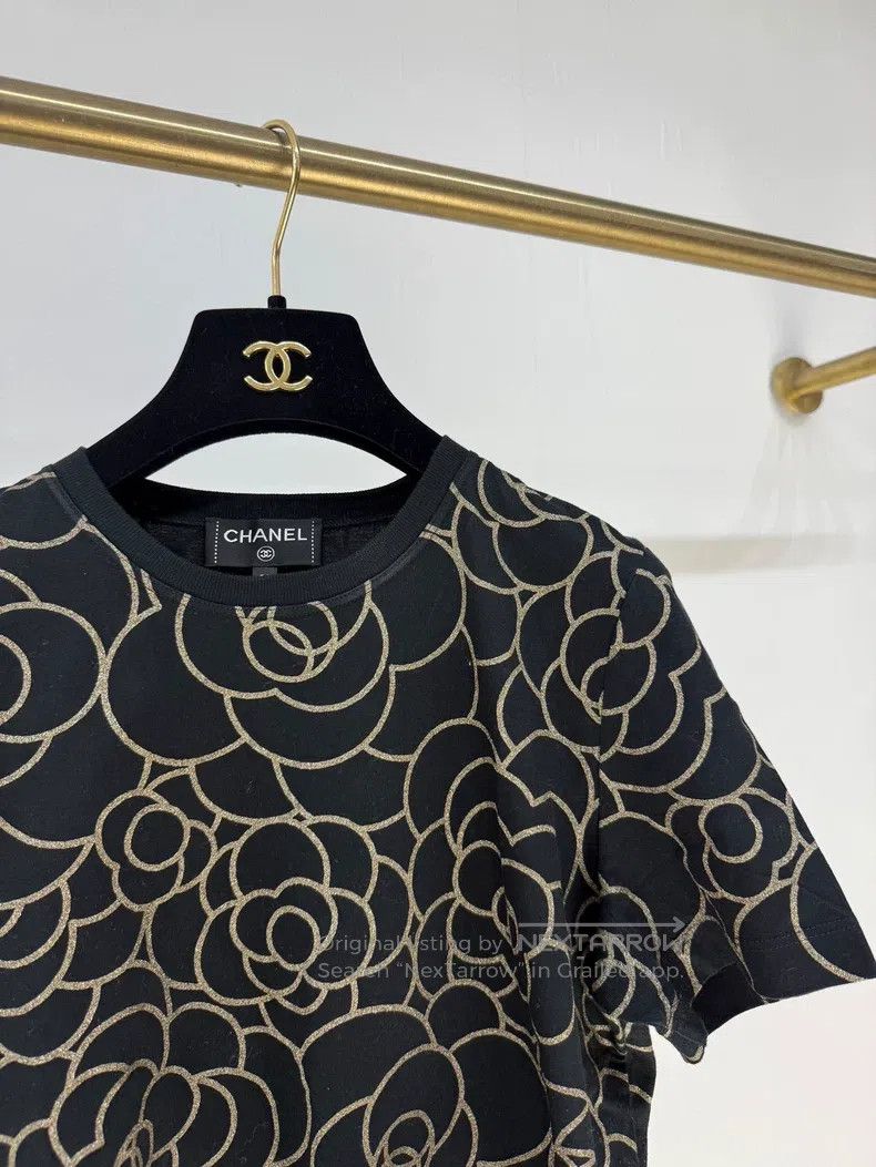 Chanel Chanel Black Gold Camelia Short-sleeved T-shirt Size XS / US 0-2 / IT 36-38 - 4 Thumbnail
