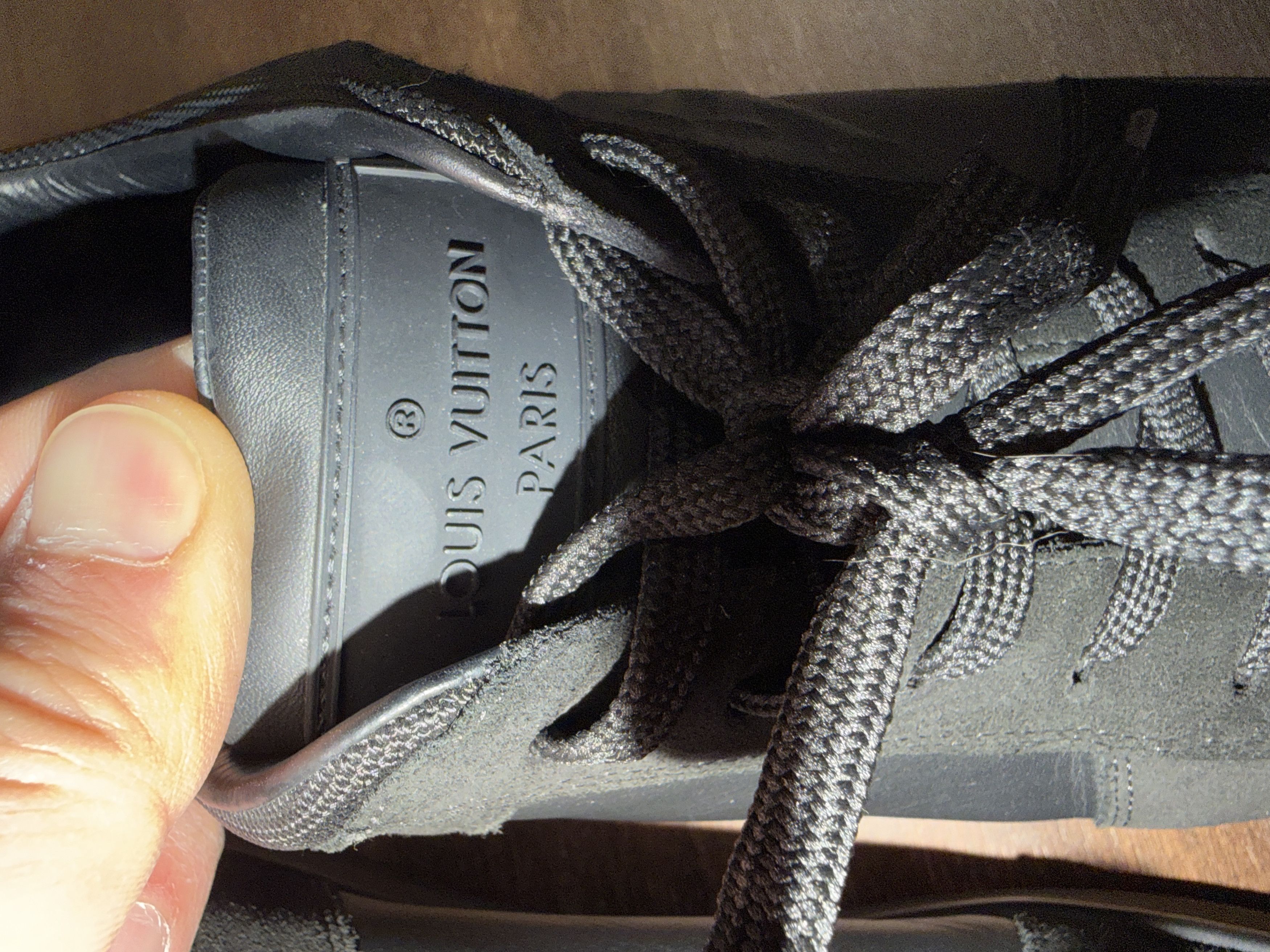 Louis Vuitton Louis Vuitton Low Top Black Sneakers Size Lv 10 Size US 10 / EU 43 - 6 Thumbnail