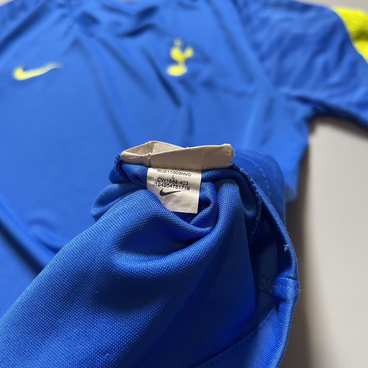 Nike TOTTENHAM HOTSPUR NIKE 2021/2022 FOOTBALL TRAINING JERSEY Size US L / EU 52-54 / 3 - 10 Thumbnail