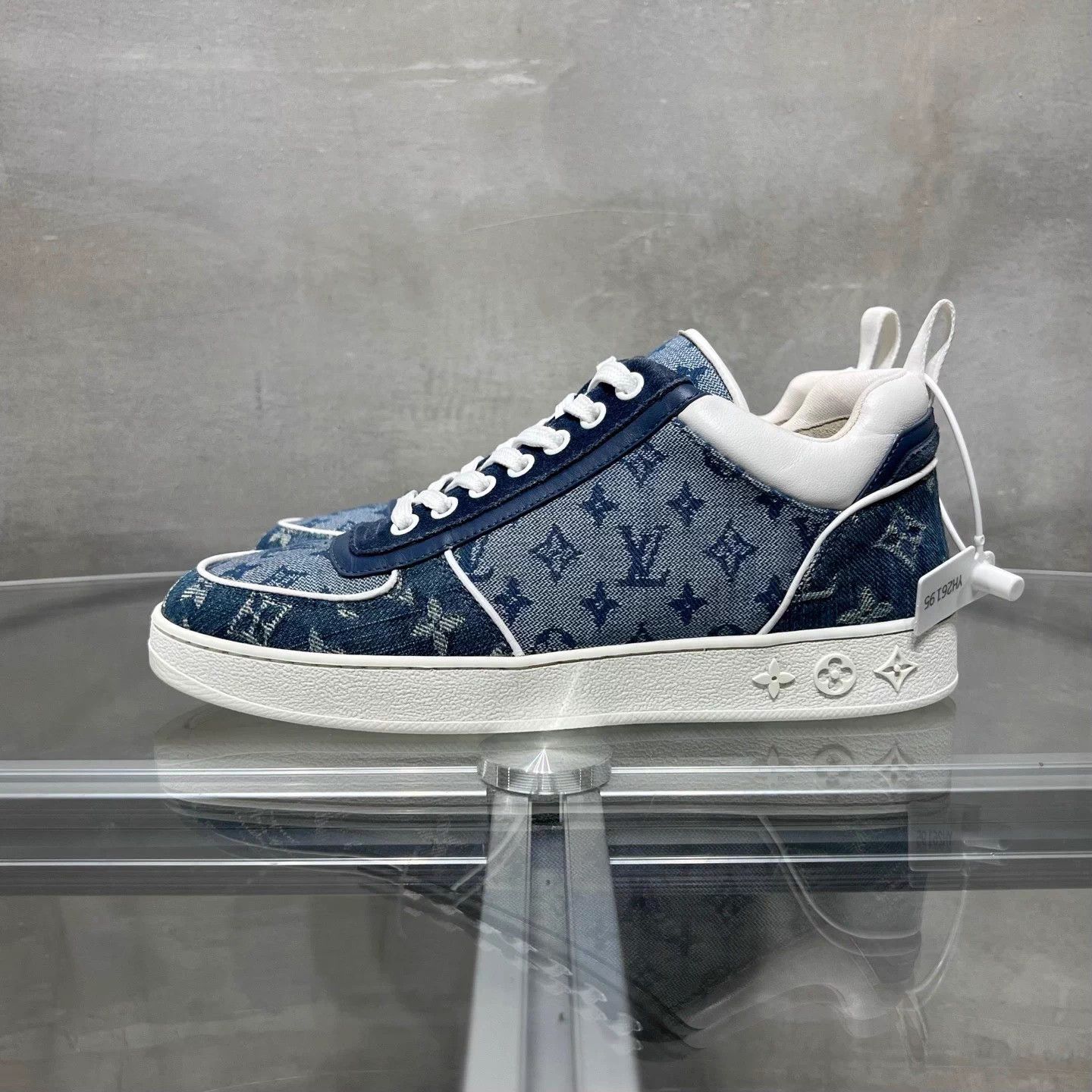 Louis Vuitton LV Blue Denim Monogram Sneaker UK3 / 37 Size US 6.5 / IT 36.5 - 3 Thumbnail