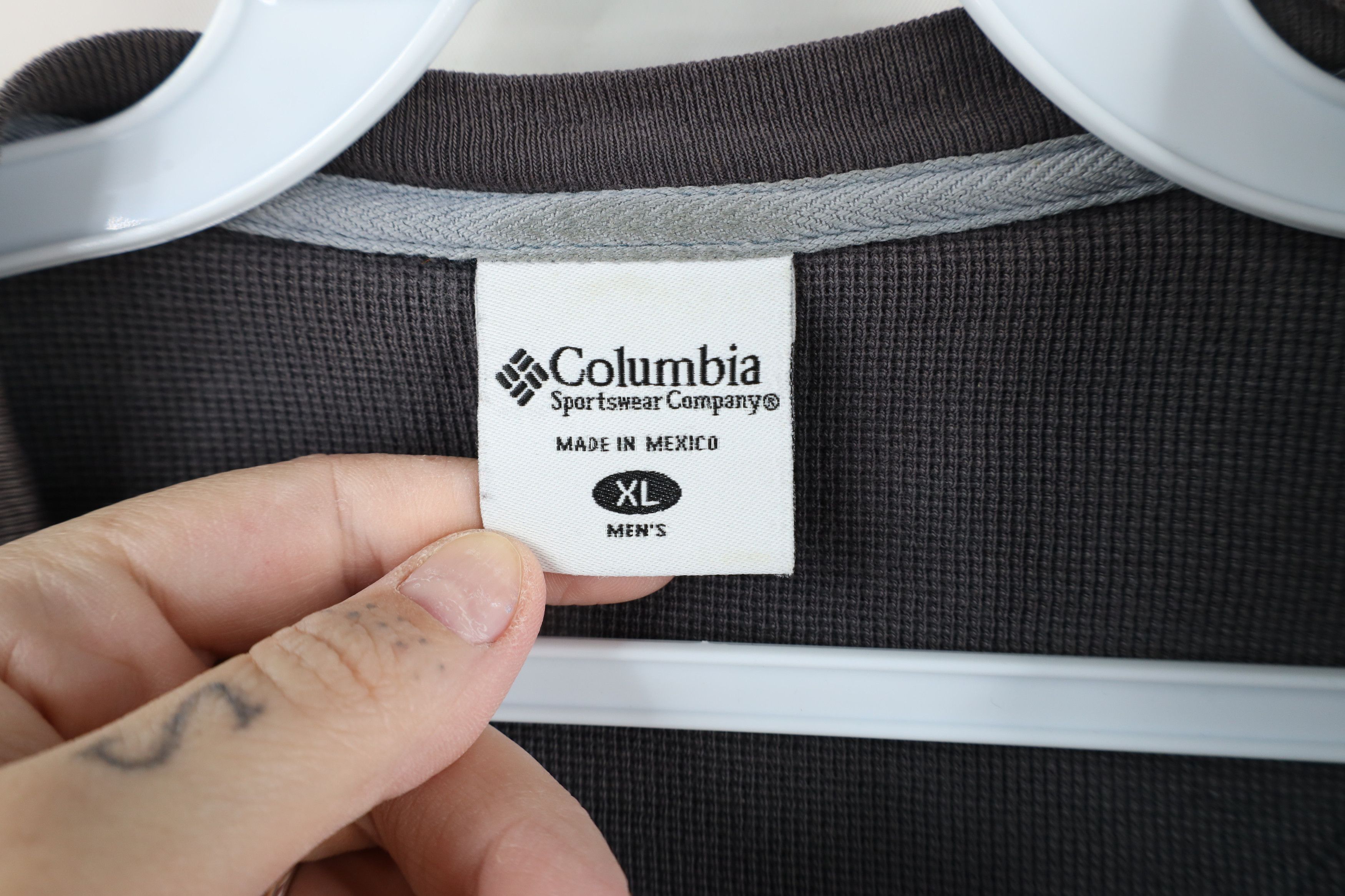 Columbia × Vintage Vintage Columbia Out Thermal Waffle Knit Henley T-Shirt Gray Size US XL / EU 56 / 4 - 7 Thumbnail