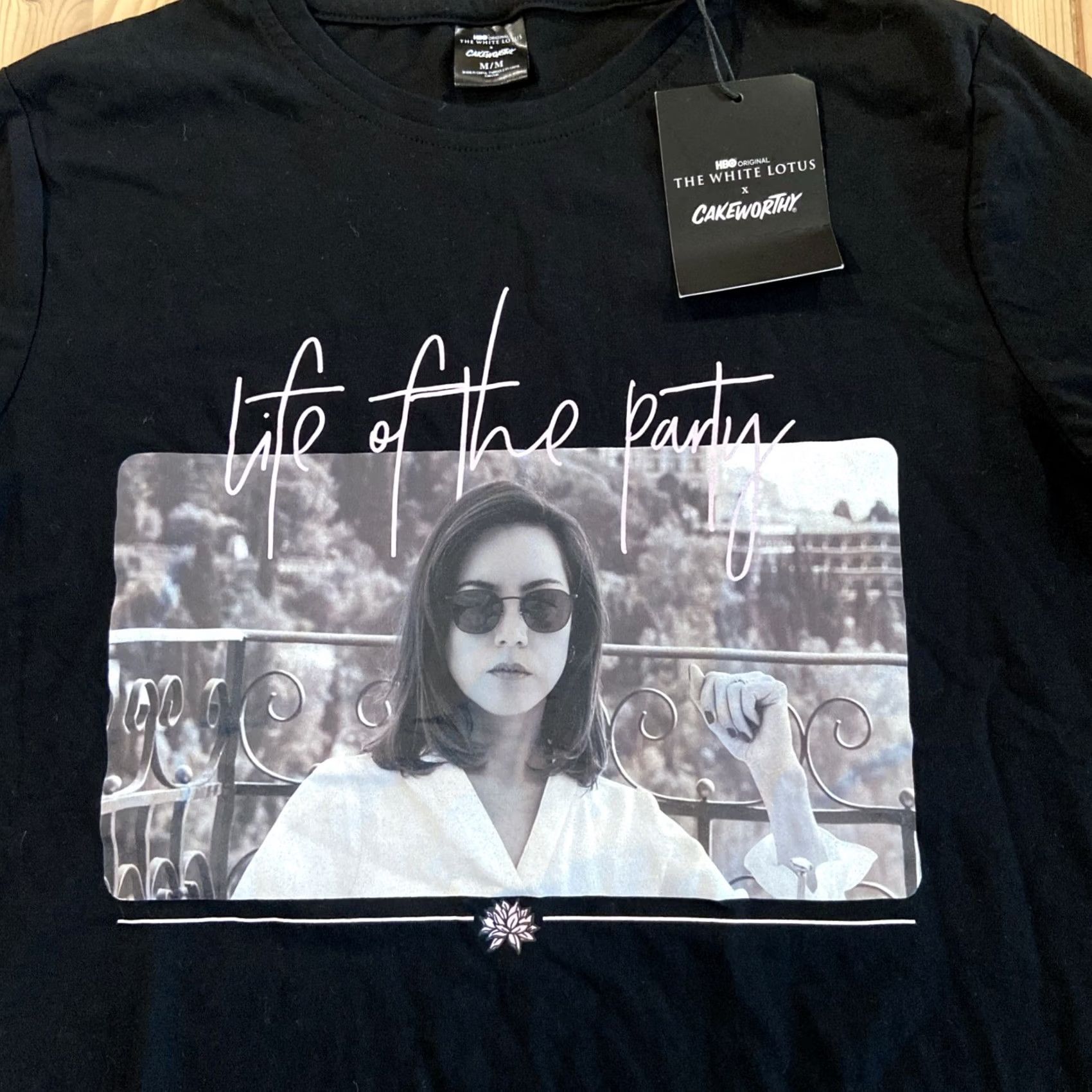 Vintage Cakeworthy T Shirt Black M White Lotus HBO Original Life Of The Party Graphic Print Adult Size US M / EU 48-50 / 2 - 2 Thumbnail