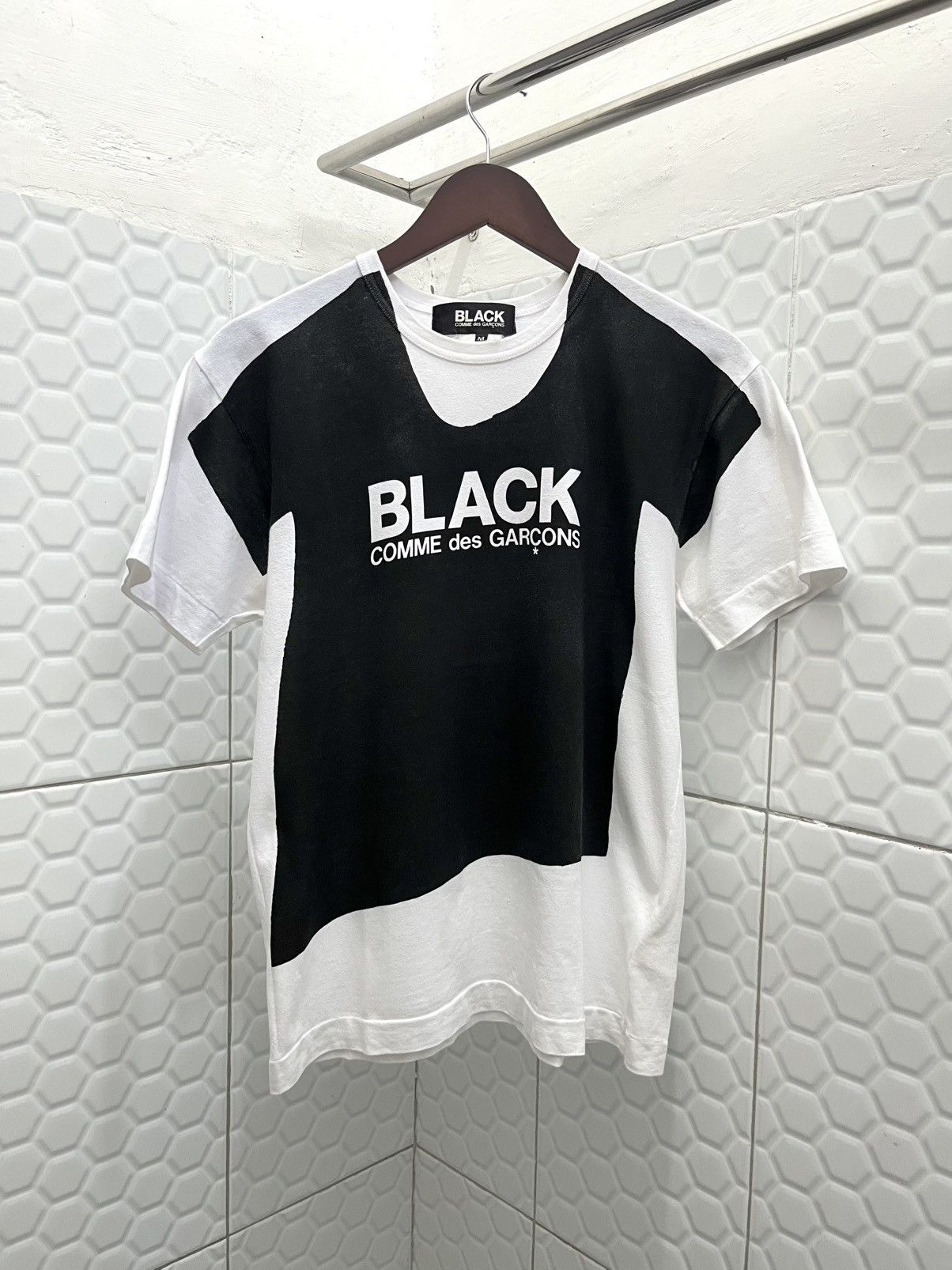 Comme Des Garcons Black Spell out Tee