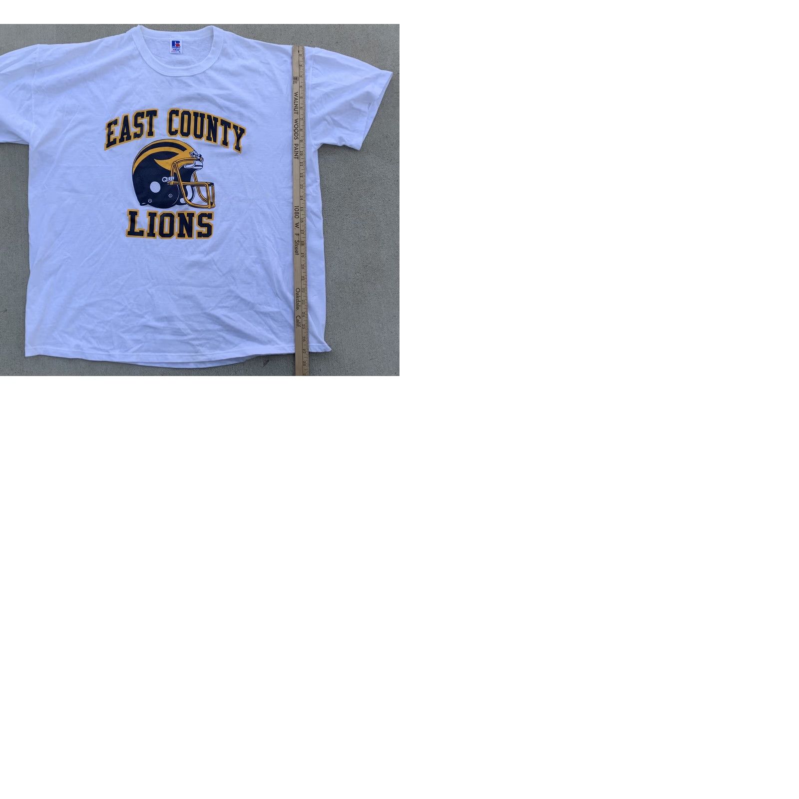 Russell Athletic VINTAGE Russell Athletic The Tradition Continues T-Shirt White 80s 90s Sports Mens XL Graphic Print Football Helmet USA Size US XL / EU 56 / 4 - 9 Thumbnail