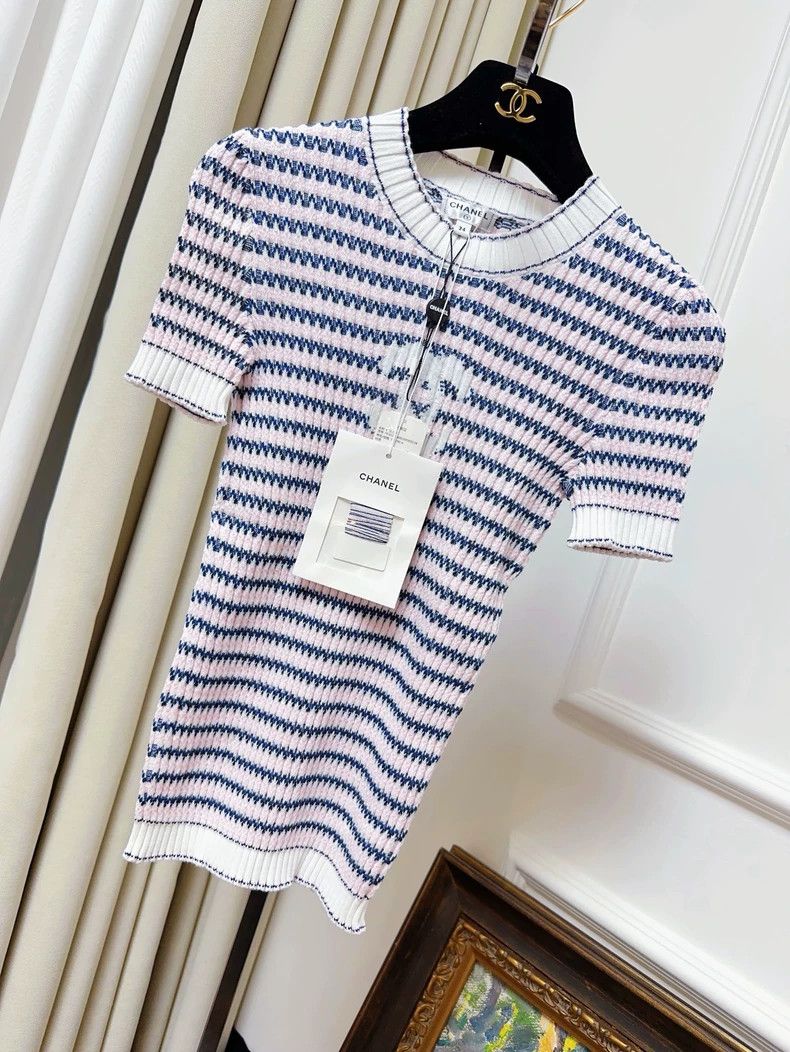Chanel Chanel 20p light-colored blue striped white logo short-sle Size XXS / US 00 / IT 34 - 1 Thumbnail