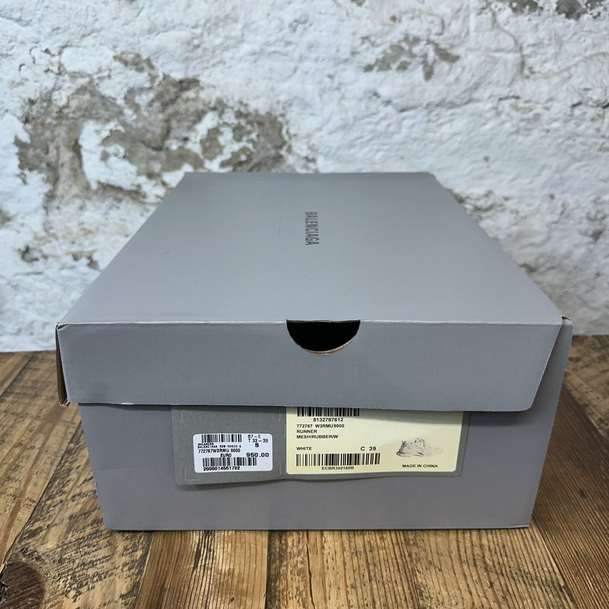 Balenciaga Balenciaga Runner Triple White Sneaker Size 6.5 Size US 6.5 / EU 39-40 - 8 Thumbnail