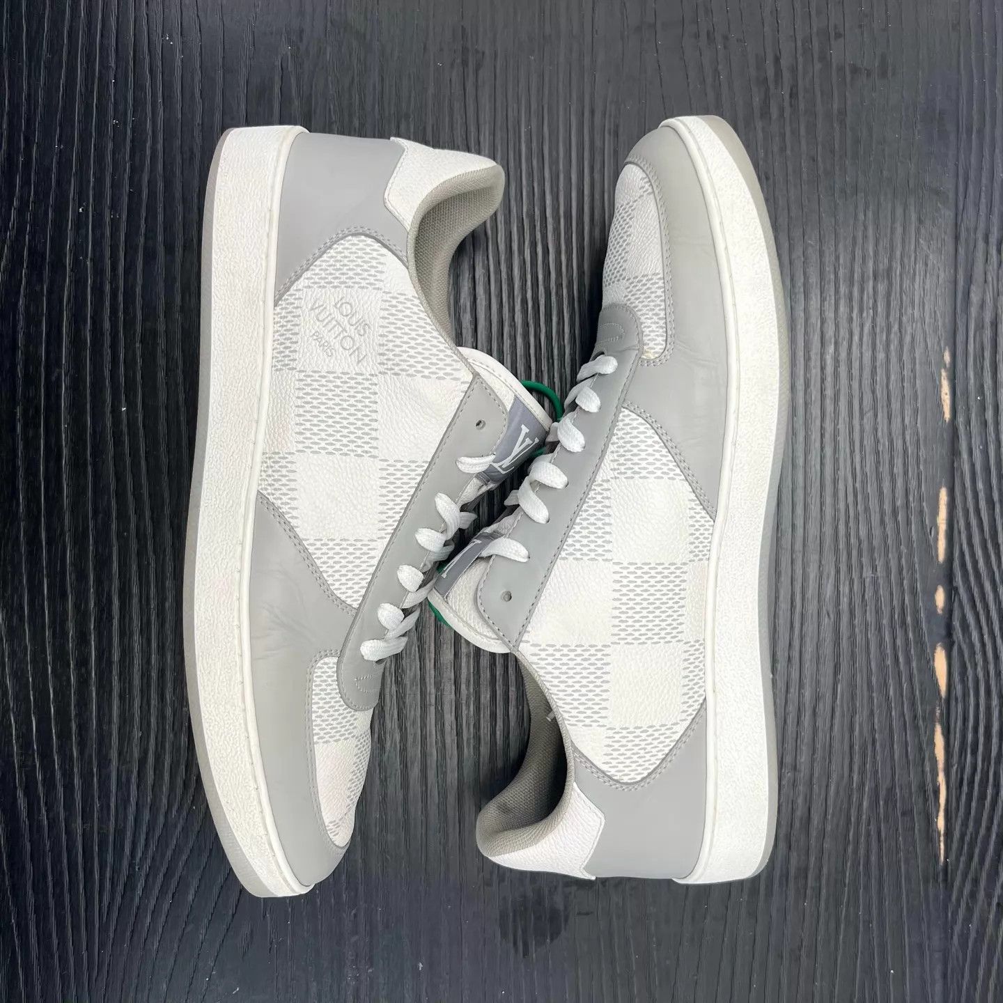 Louis Vuitton LV Rivoli Gray White 8.5/42.5 Like New Size US 9.5 / EU 42-43 - 2 Thumbnail