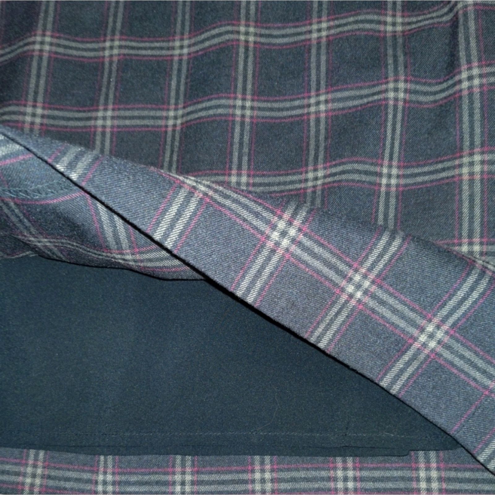 Banana Republic Preppy Banana Republic Gray Red Plaid Mini Skirt Size 2 Size 26" / US 2 / IT 38 - 5 Thumbnail
