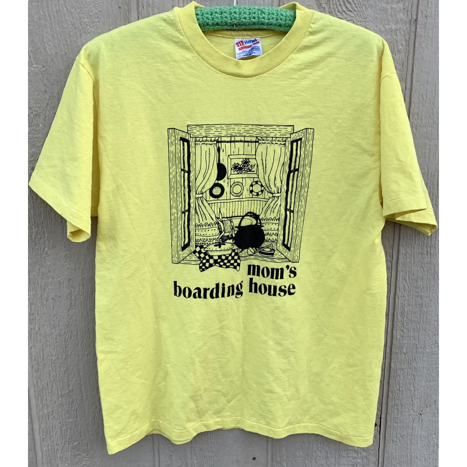 Hanes VINTAGE Hanes T-Shirt Graphic Print Crew Neck Short Sleeve Yellow L Men 80s 90s Retro Moms Boarding House Single Stitch Made in USA Size US L / EU 52-54 / 3 - 3 Thumbnail