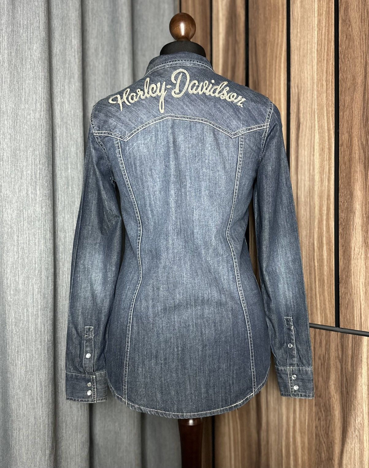 Harley Davidson × Vintage Harley-Davidson Jeans Logo Shirt Women's Size S Size S / US 4 / IT 40 - 3 Thumbnail