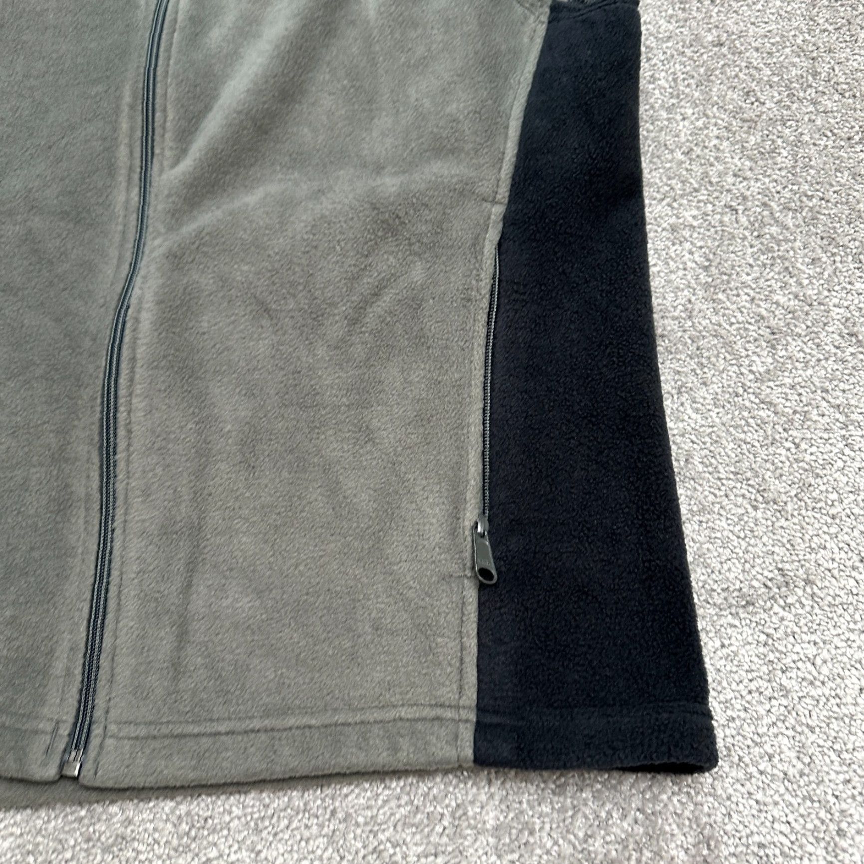 Vintage Columbia Vest Mens Large Gray Black Full Zip Fleece Steens Mountain Outdoor Hiking Pockets Size US L / EU 52-54 / 3 - 4 Thumbnail