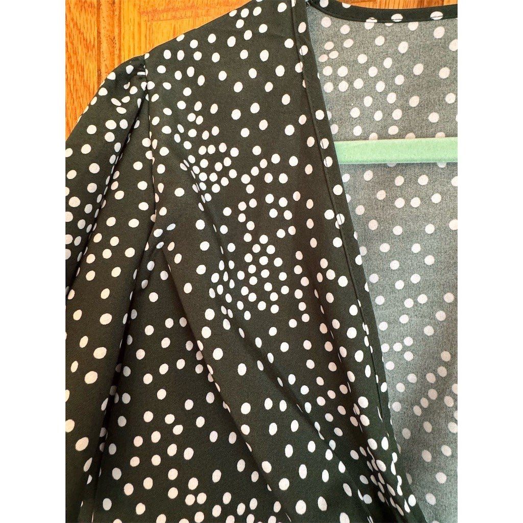 Shein SHEIN Blouse Womens Size M Green White Polka Dot Tie-Front Size M / US 6-8 / IT 42-44 - 4 Thumbnail