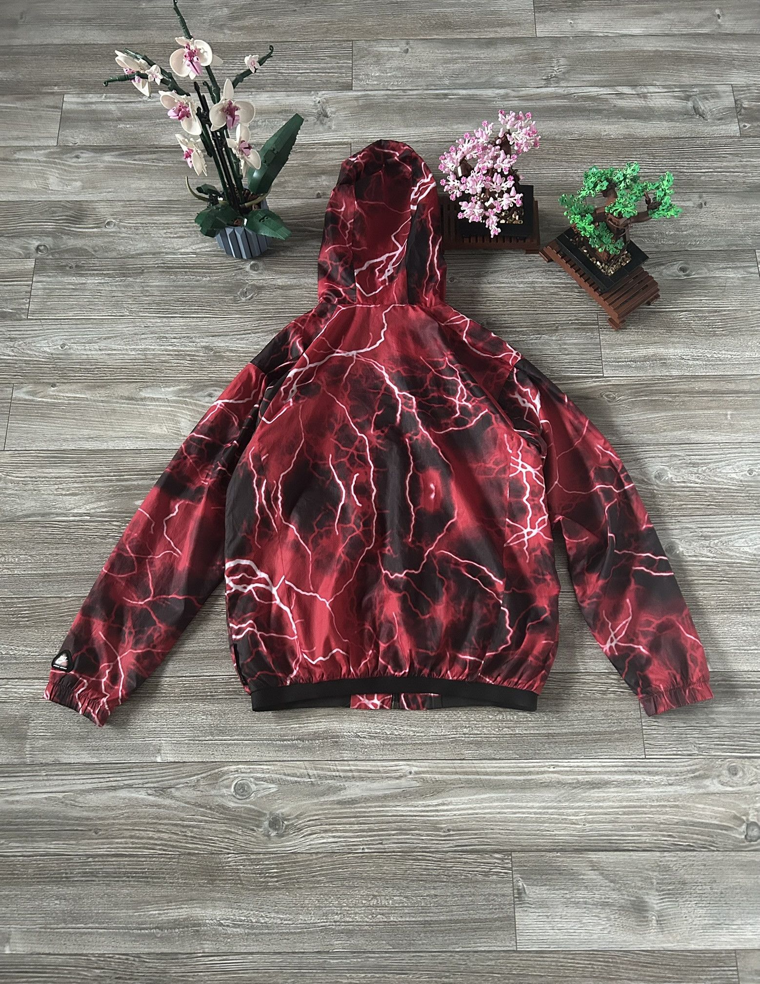 Nike Nike Windbreaker Jacket Red Lightning Print Hooded Vintage Size US S / EU 44-46 / 1 - 12 Thumbnail