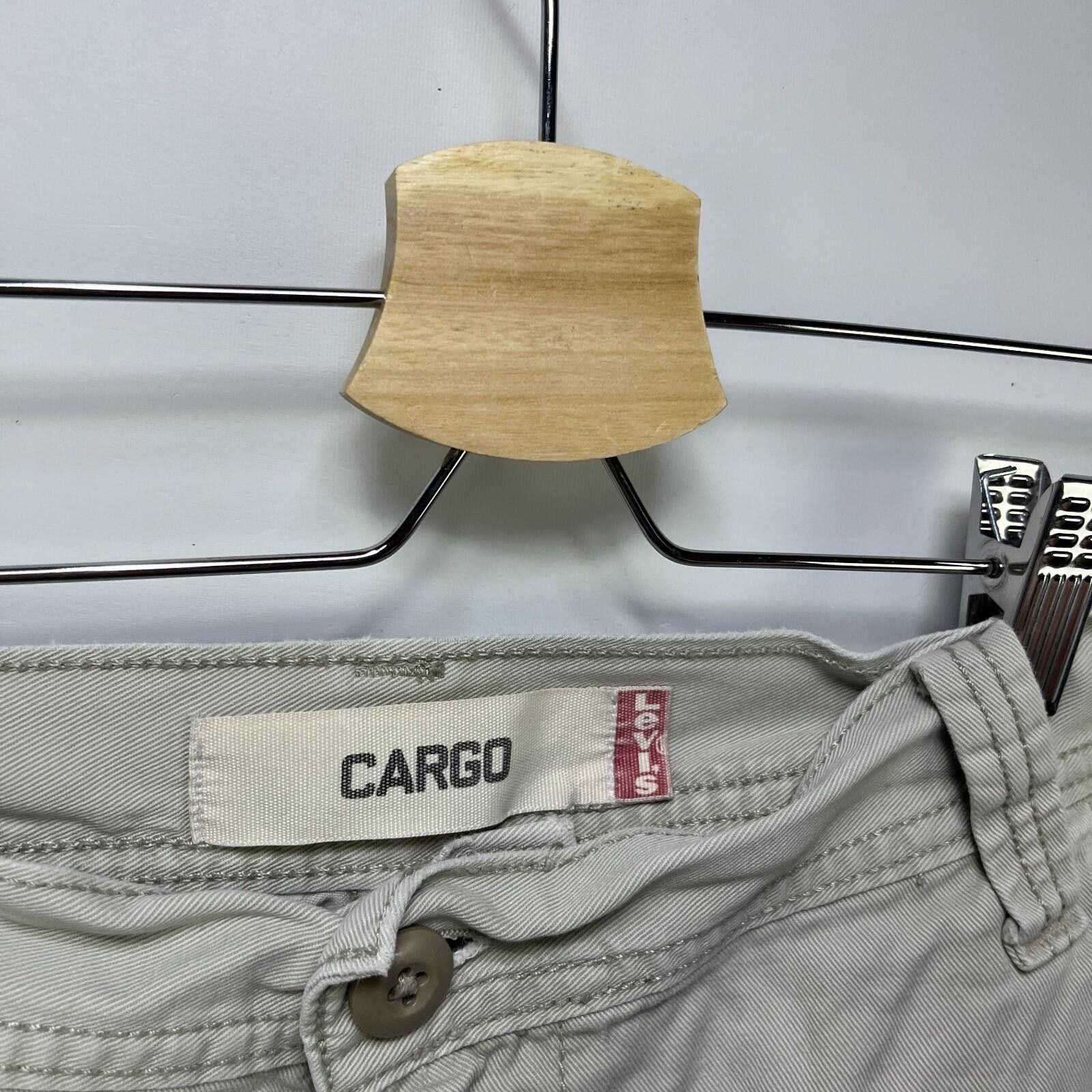 Levi's Vintage Levis Cargo Shorts Y2K 34 Beige Size US 34 / EU 50 - 6 Thumbnail