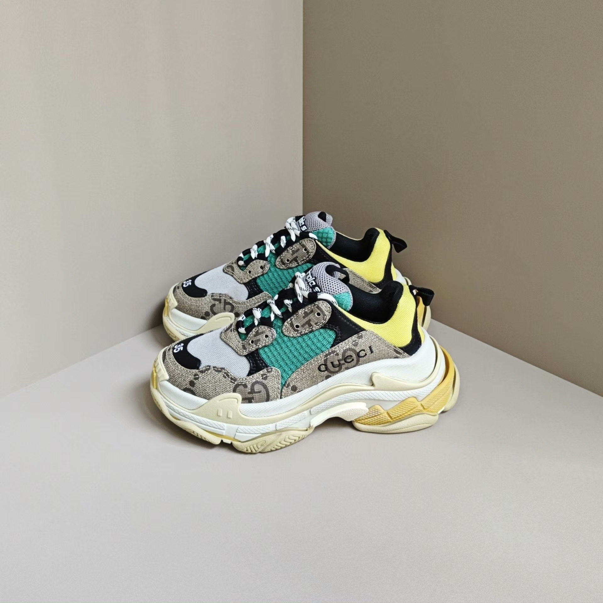 Balenciaga Balenciaga Collab Brown Lowtop Sneakers us_5 Women Size US 5 / IT 35 - 1 Thumbnail
