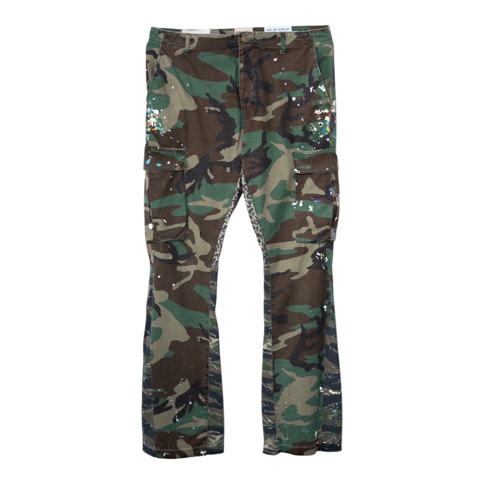 Gallery Dept. LA Flare Camo Pants | WHAT'S ON THE STAR?