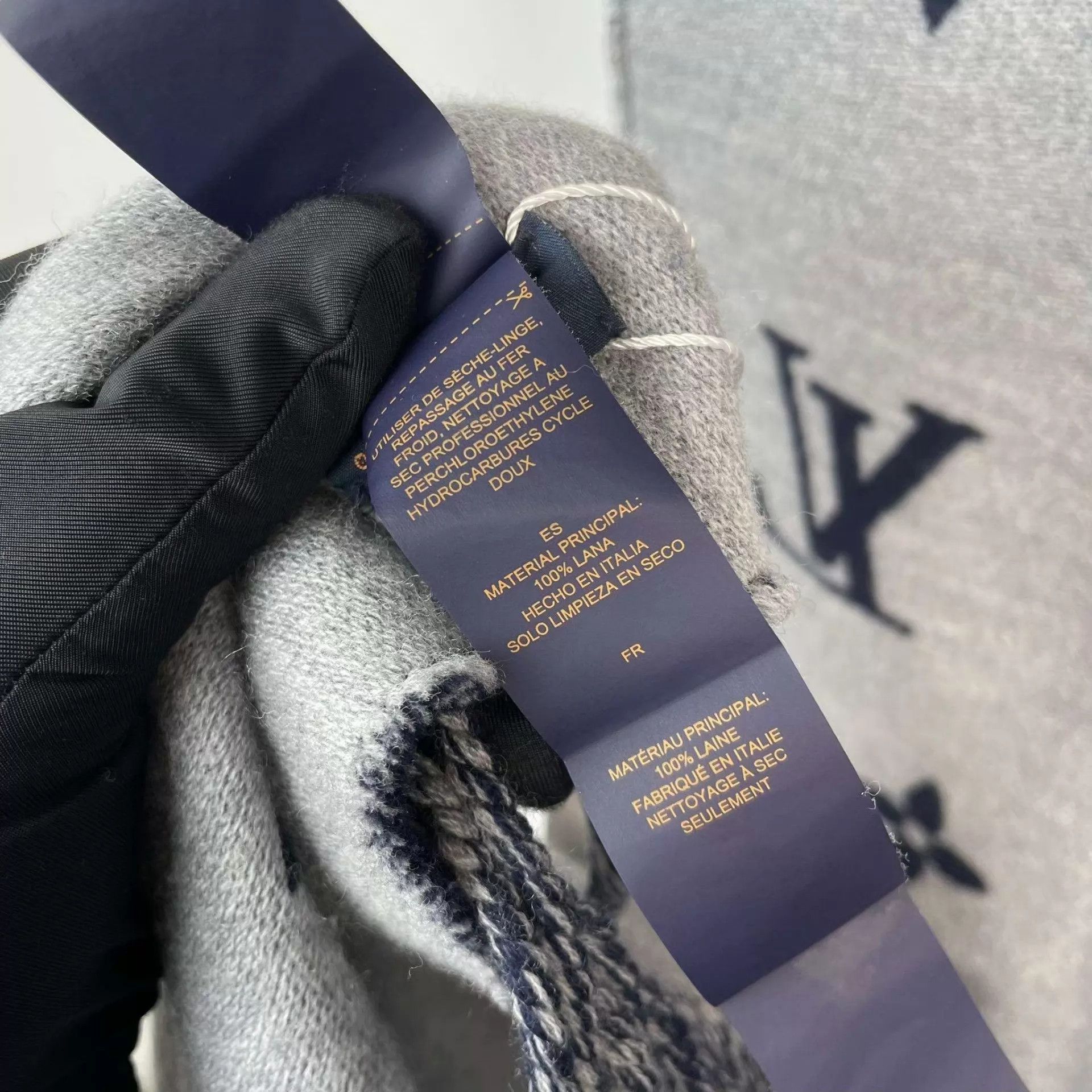 Louis Vuitton LV 98 New Blue Gray Colorblock Scarf Size ONE SIZE - 6 Thumbnail