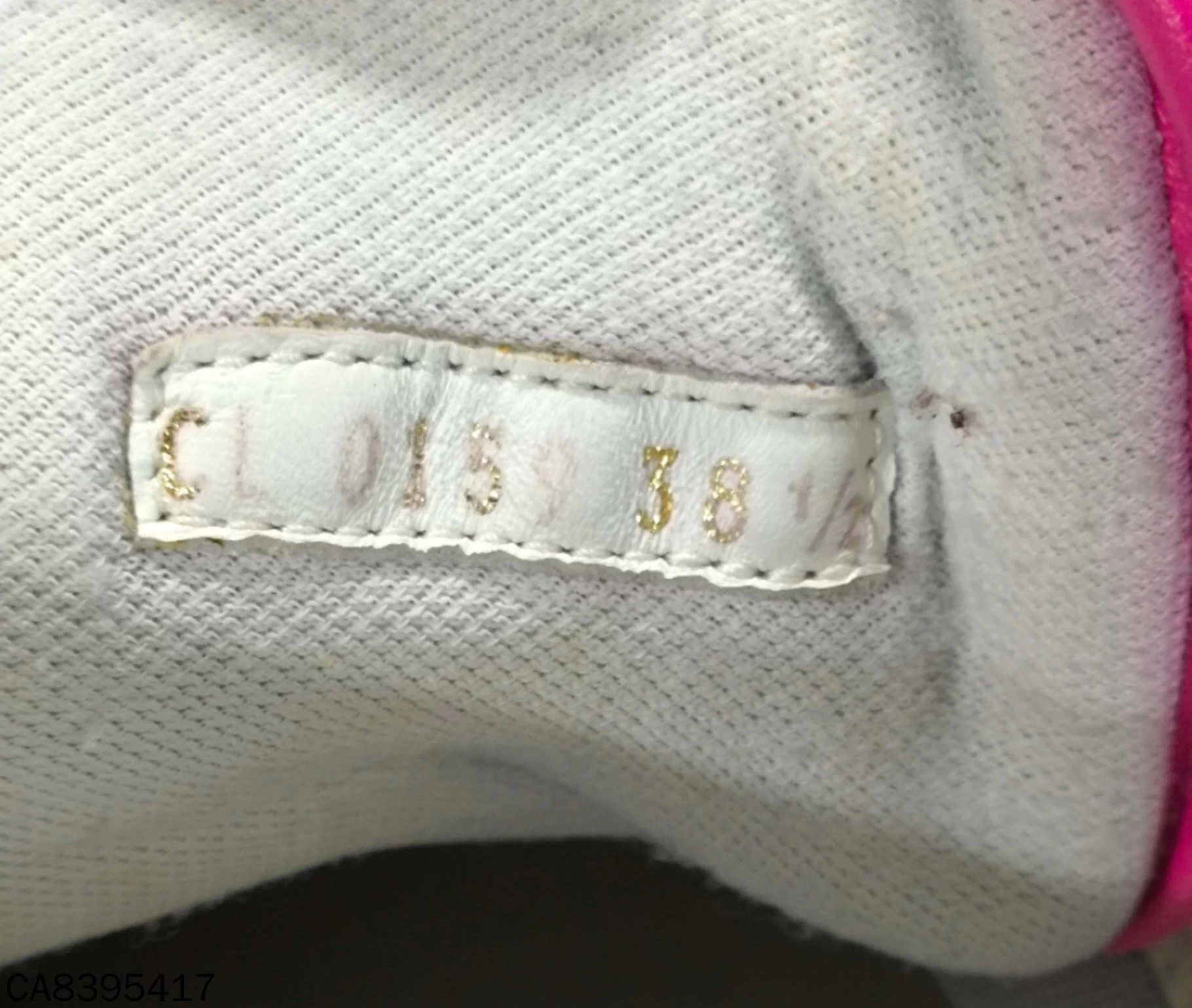 Louis Vuitton LV Embossed Logo High Top Skate Shoe 95 New 38.5 Size US 7.5 / IT 37.5 - 7 Thumbnail