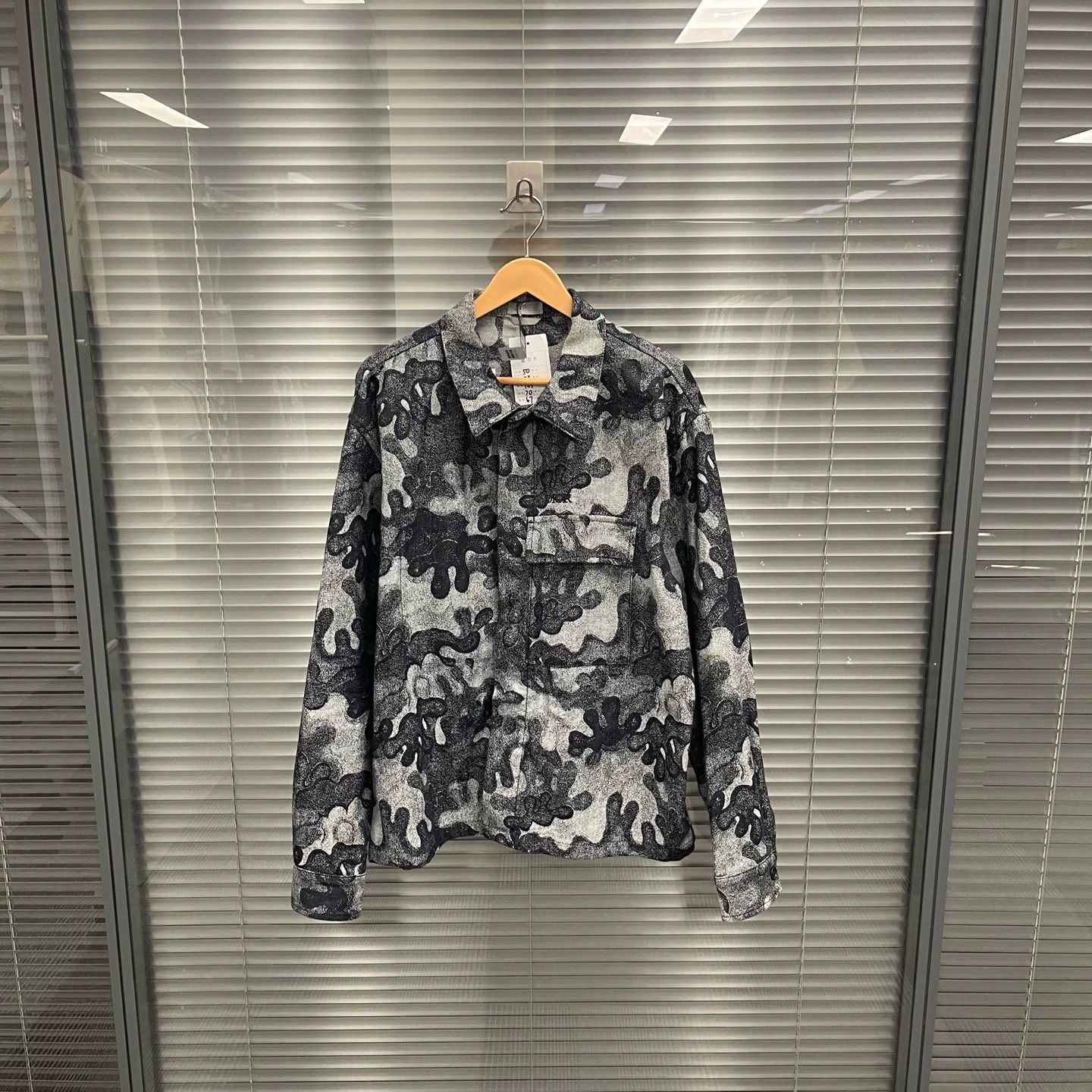 Dior Dior x Peter Doig Camo Embroidered Jacquard Jacket 50 Size US L / EU 52-54 / 3 - 1 Thumbnail