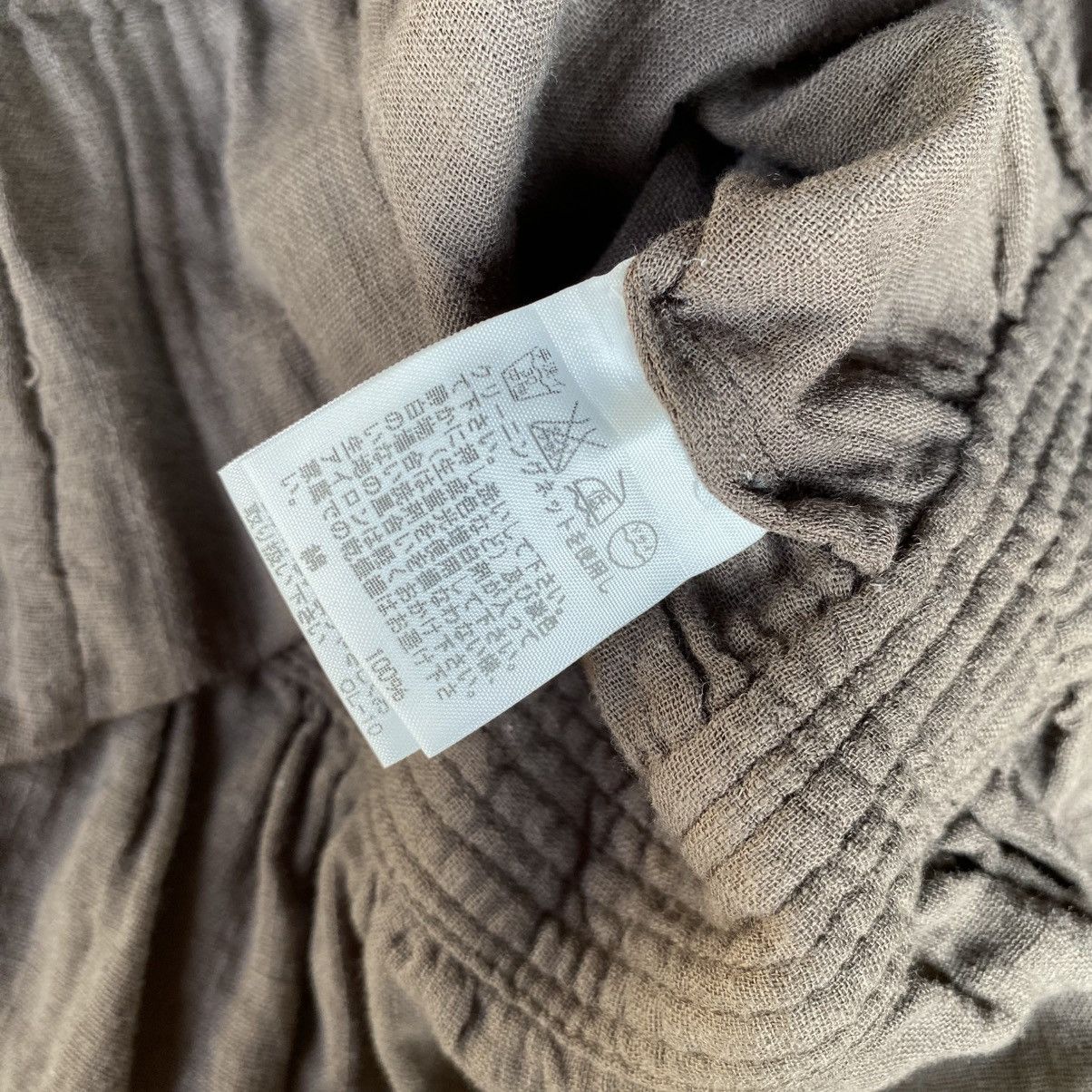Issey Miyake Plantation Brown Pintuck Peplum Blouse. Size M / US 6-8 / IT 42-44 - 17 Thumbnail