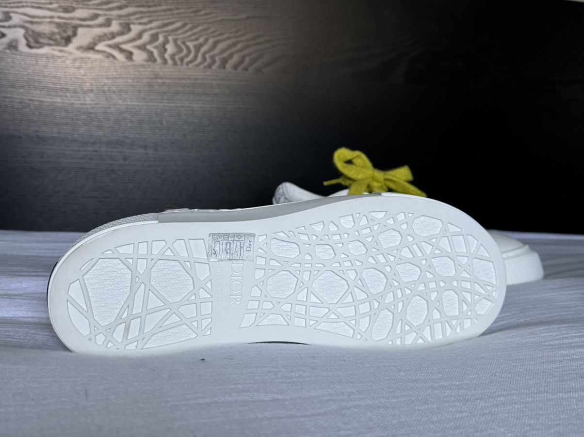 Dior × Kaws Dior x Kaws B33 Size US 10.5 / EU 43-44 - 4 Thumbnail
