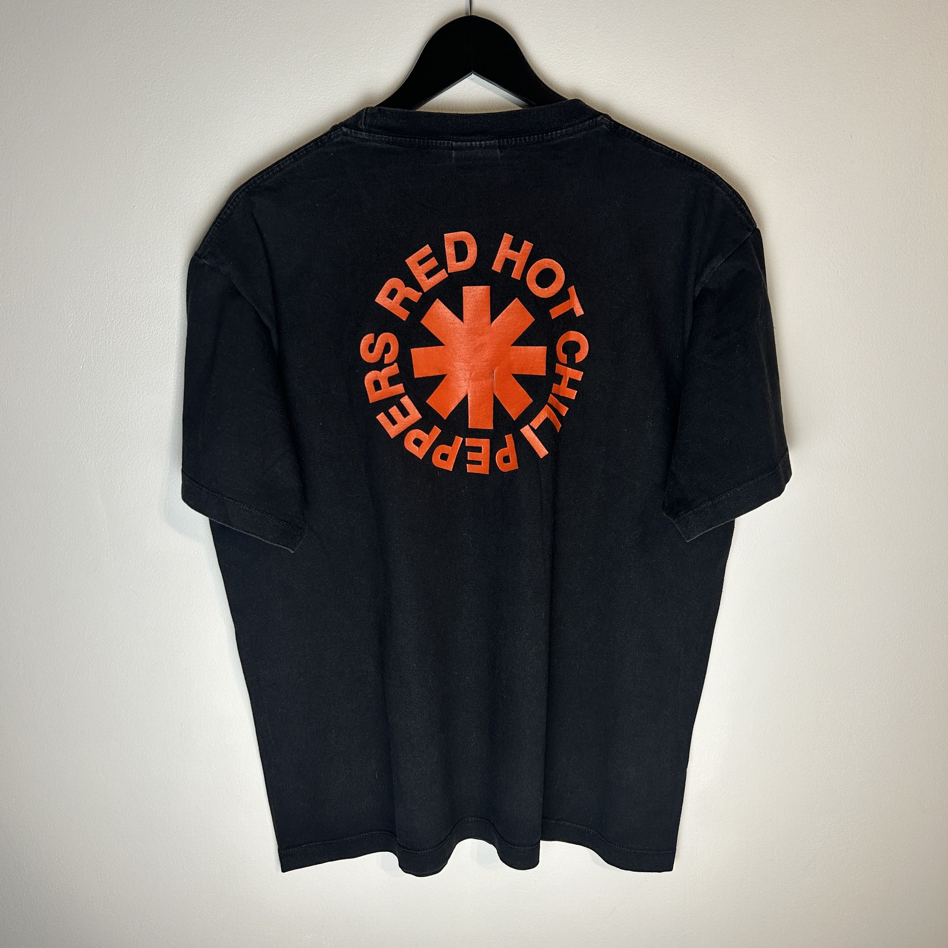 Band Tees Vintage Red Hot Chili Peppers Stadium Arcadium Band T-shirt Size US L / EU 52-54 / 3 - 2 Thumbnail