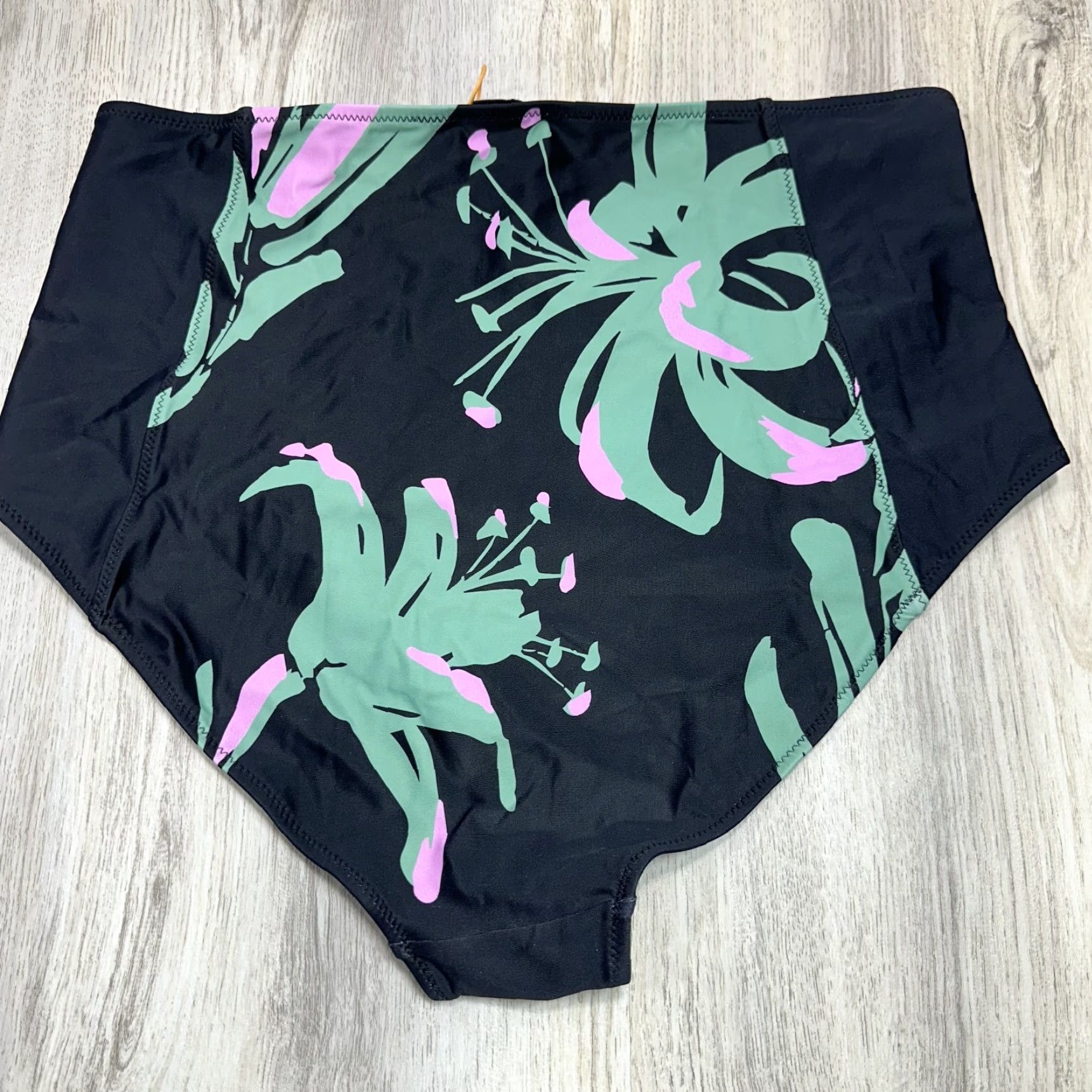 Tanya Taylor Tanya Taylor Swim Kaia Bikini Bottom High Waist Floral Black 1X NWT Plus Size Womens Bikini Bottoms 1X Black Floral NWT Size 40" / US 18 - 3 Thumbnail