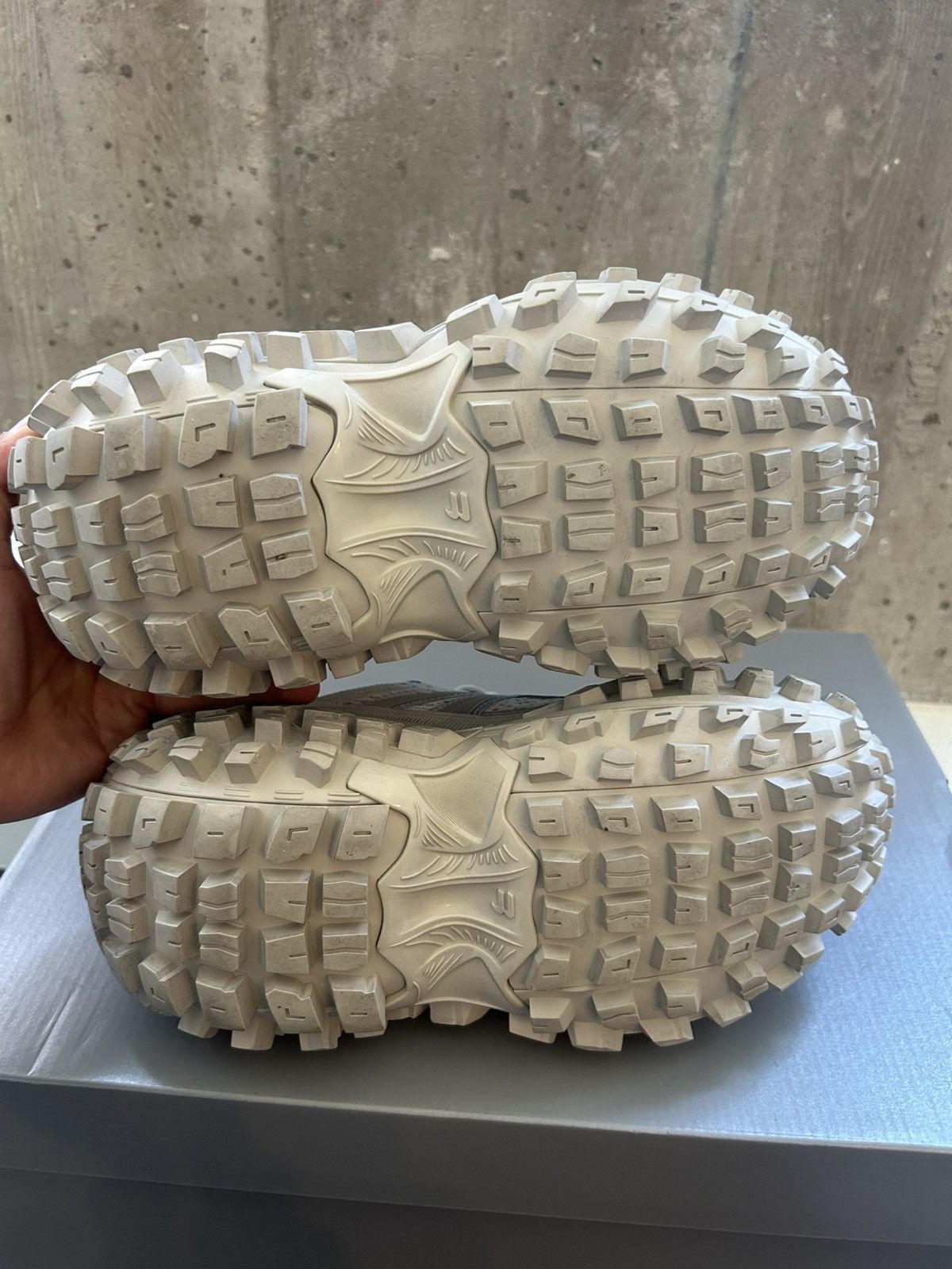 Balenciaga BALENCIAGA BOUNCER DEFENDER SNEAKER Size US 8 / EU 41 - 4 Thumbnail