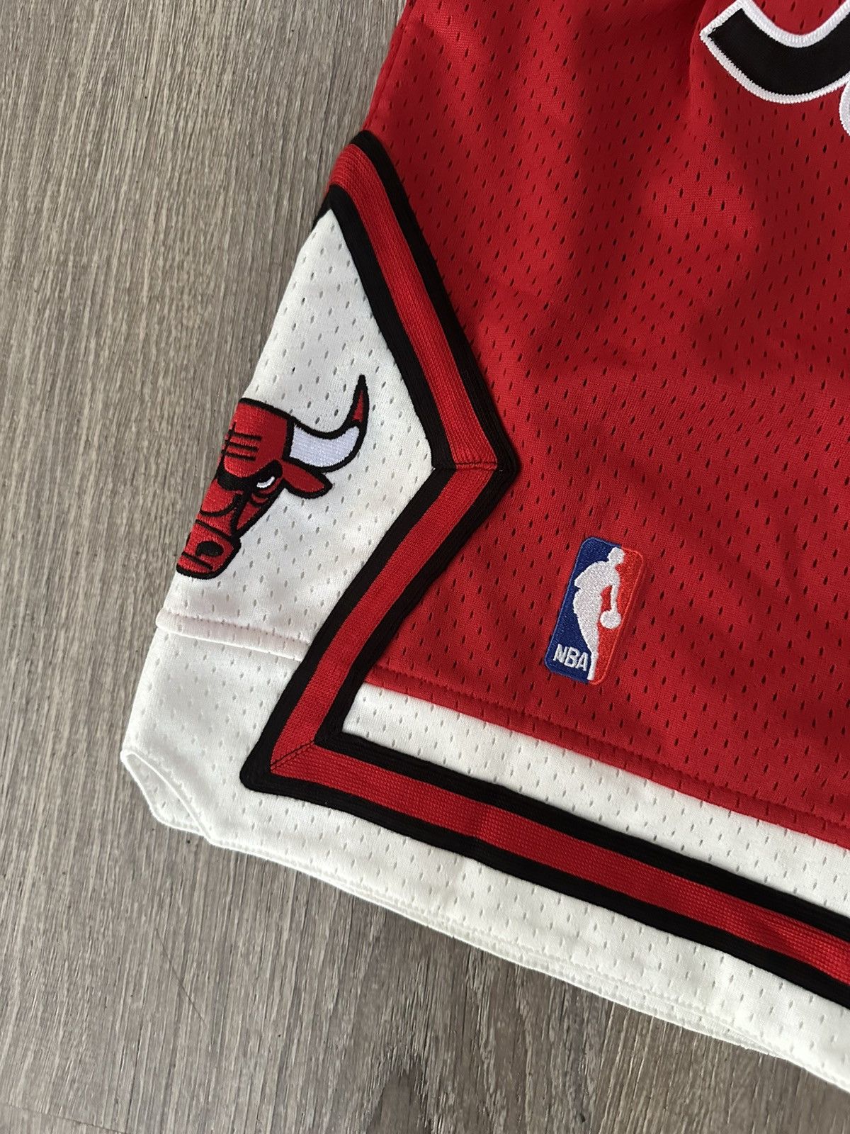 Just Don × Mitchell & Ness NWT Brand New Extremely Rare Chicago Bulls Just Don Shorts M Size US 32 / EU 48 - 2 Thumbnail
