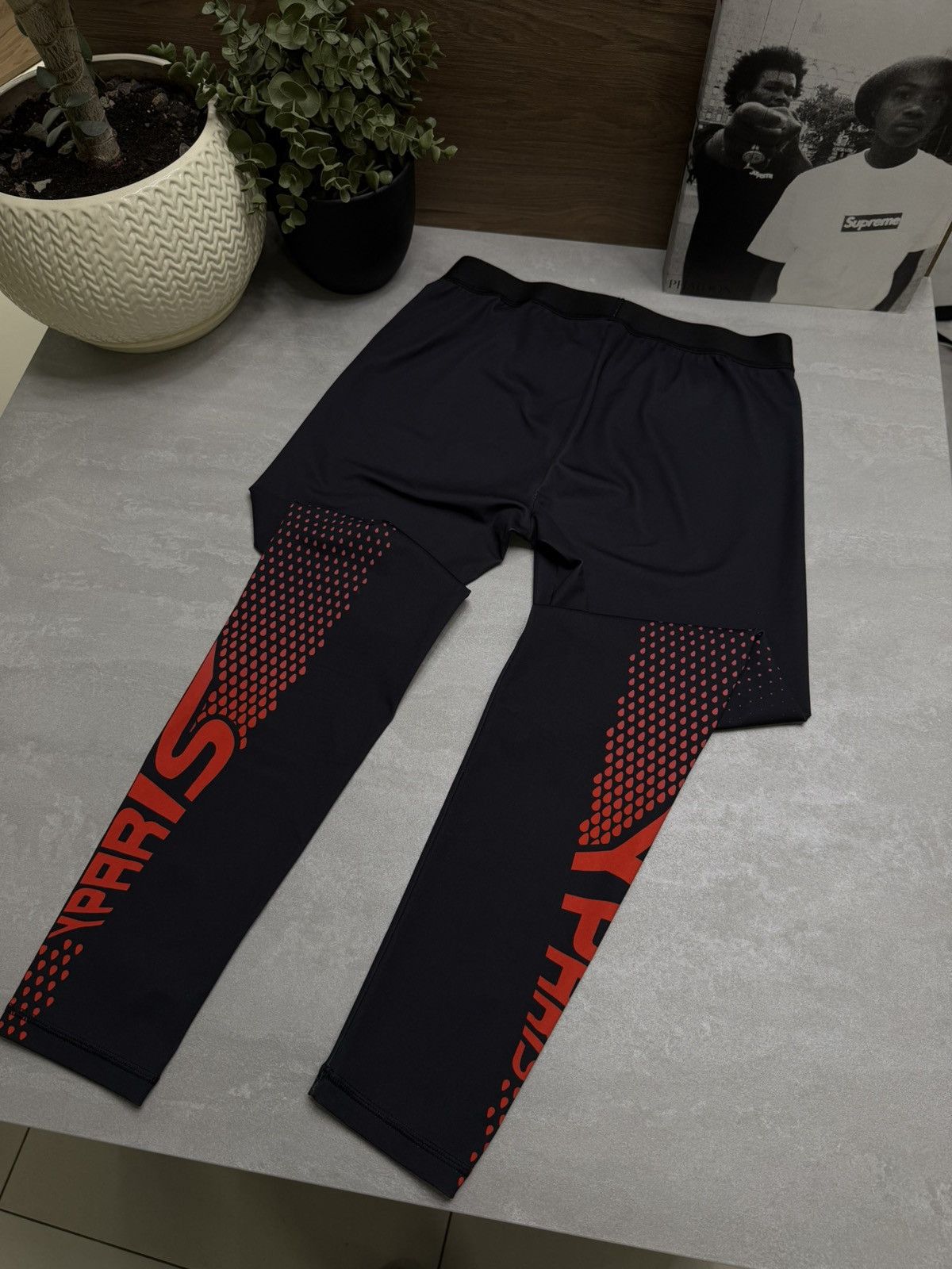 Givenchy Givenchy Black Paris Sport Leggings size 40(s-m) Size 27" / US 4 / IT 40 - 8 Thumbnail