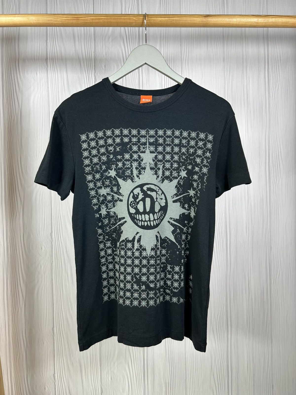 Hugo Boss Vintage Hugo Boss Orange Skull T-Shirt Size S Size US S / EU 44-46 / 1 - 1 Thumbnail