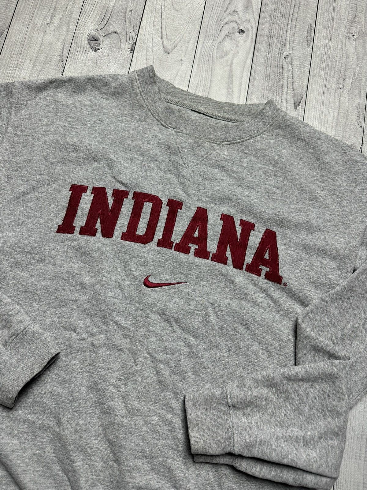 Vintage Vintage Nike Indiana sweatshirt logo size Women's M/L Size L / US 10 / IT 46 - 2 Thumbnail
