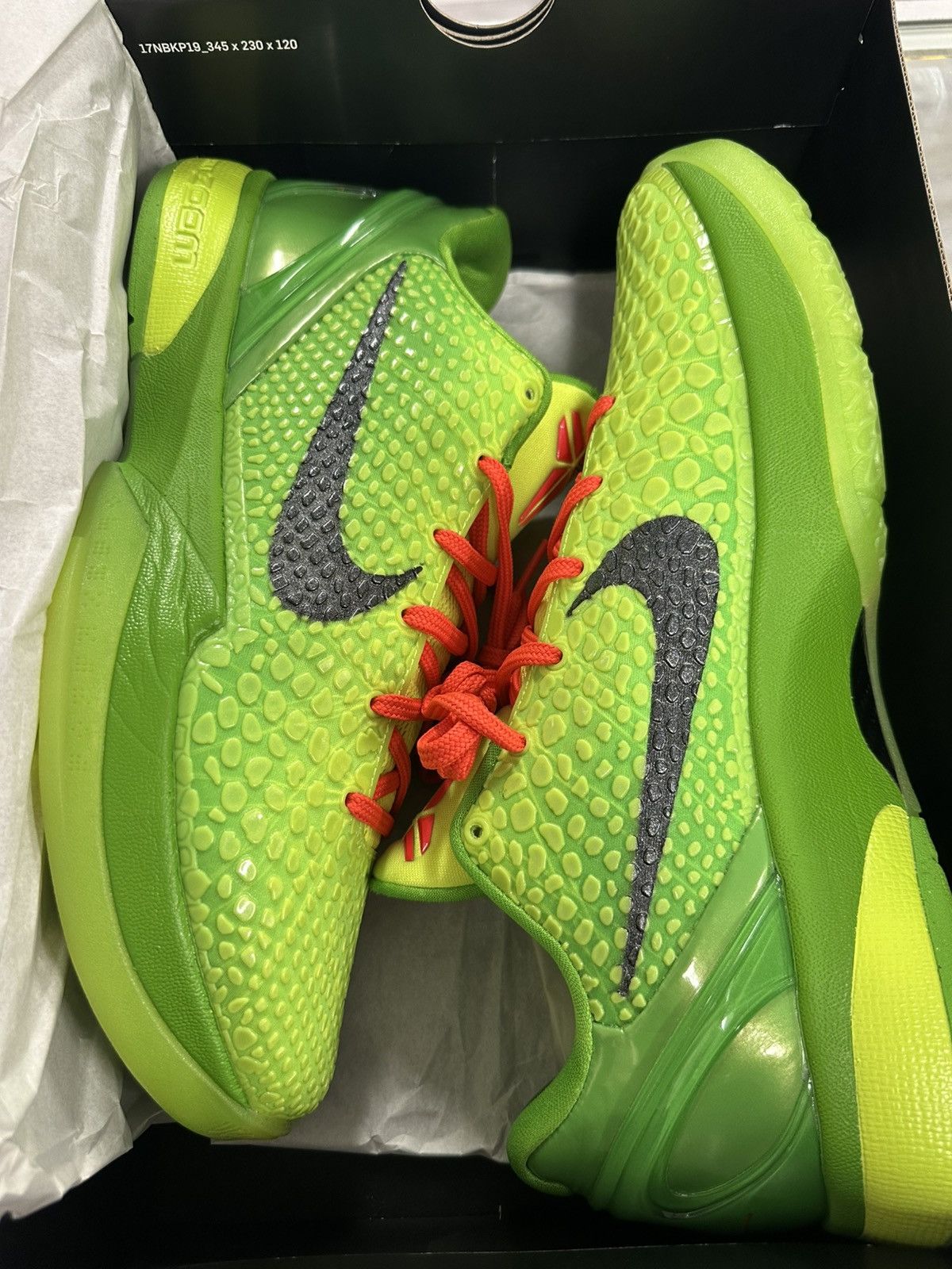 Nike VNDS Nike Kobe 6 Grinch Size US 11.5 / EU 44-45 - 2 Thumbnail