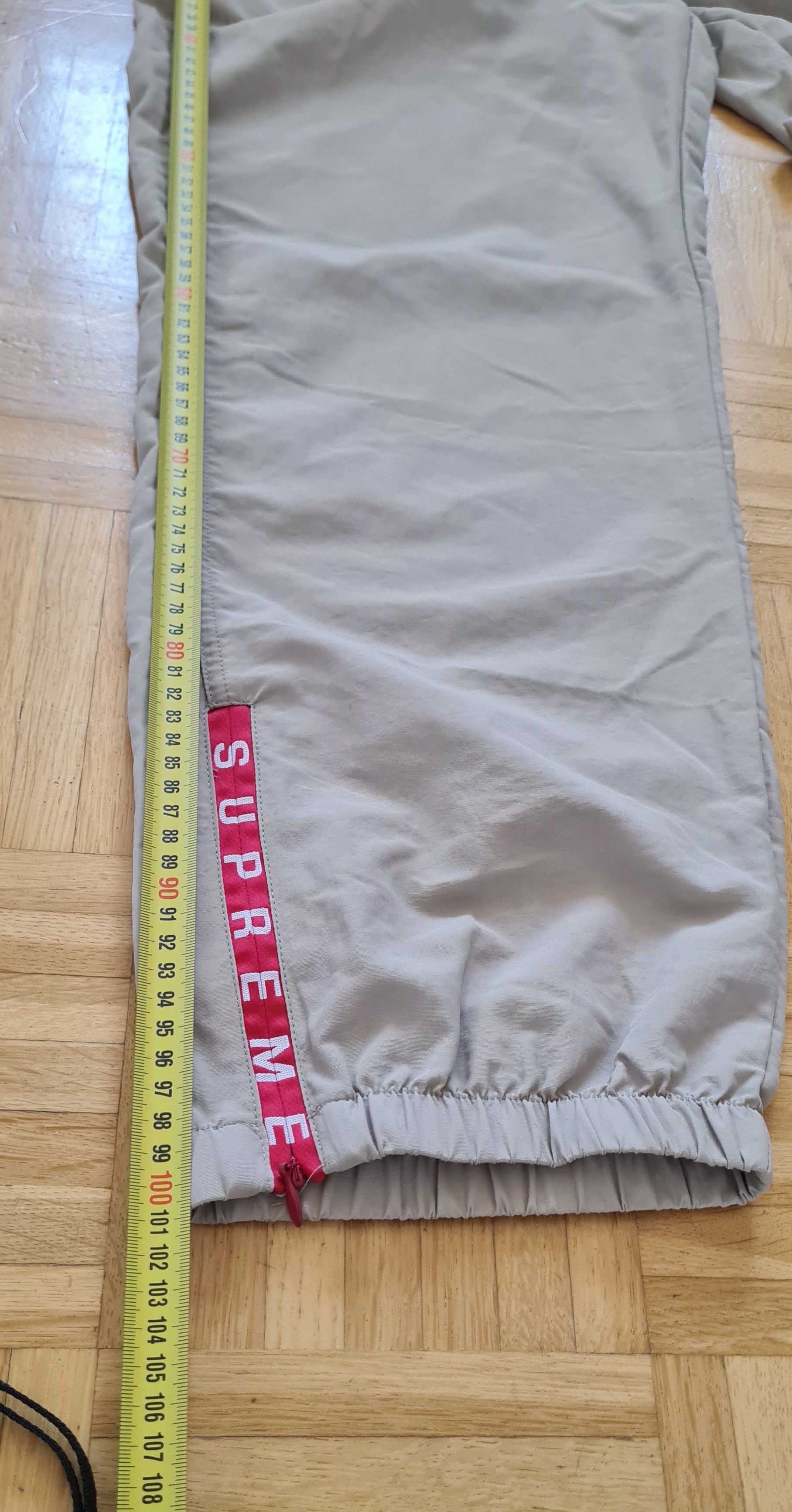 Supreme Supreme Warm Up Pants Nylon Size L Beige SS22 BEEG-0 | Grailed