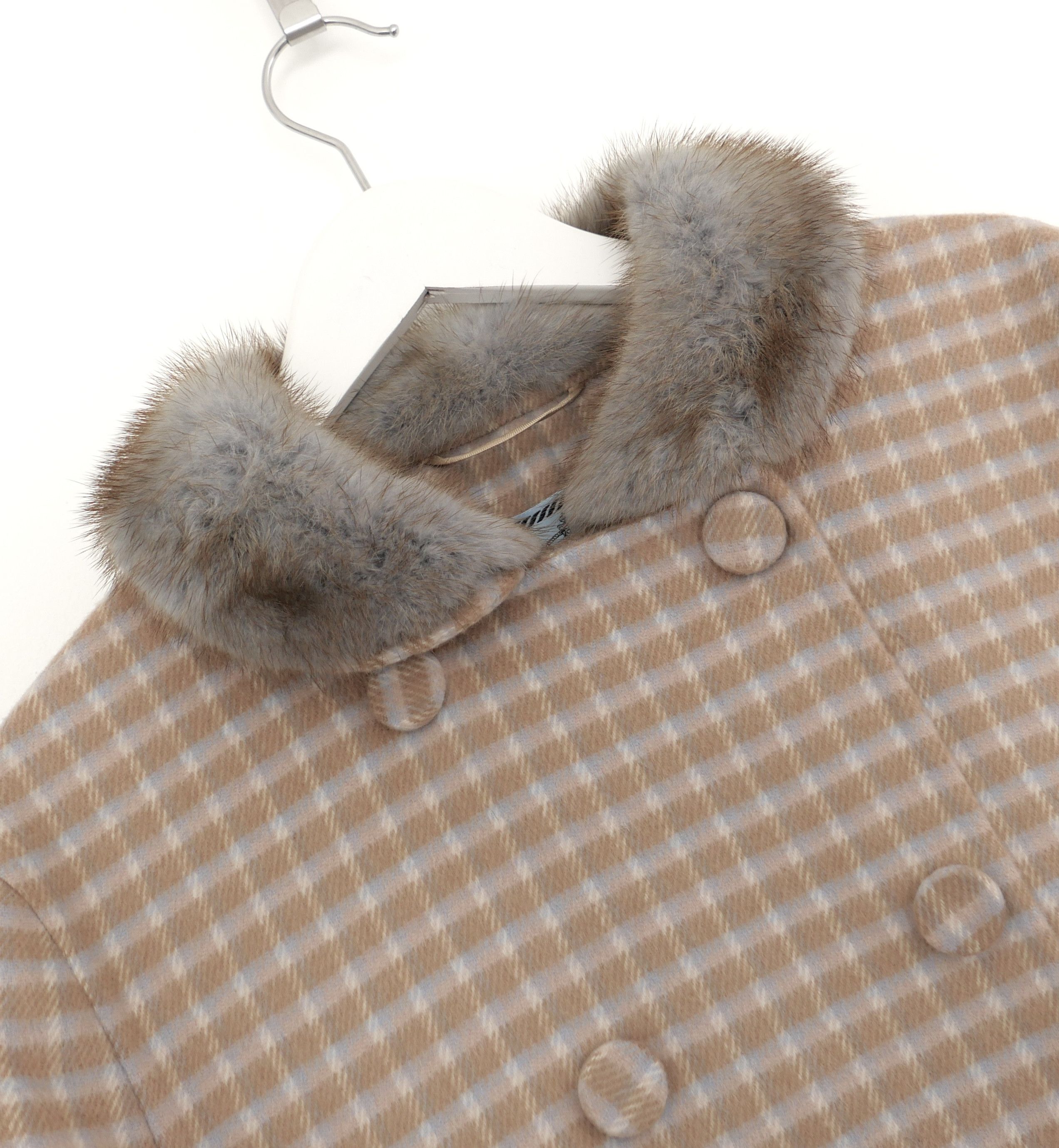 Prada Prada Fall 2015 Checked Wool Coat With Fur Collar Size M / US 6-8 / IT 42-44 - 2 Thumbnail