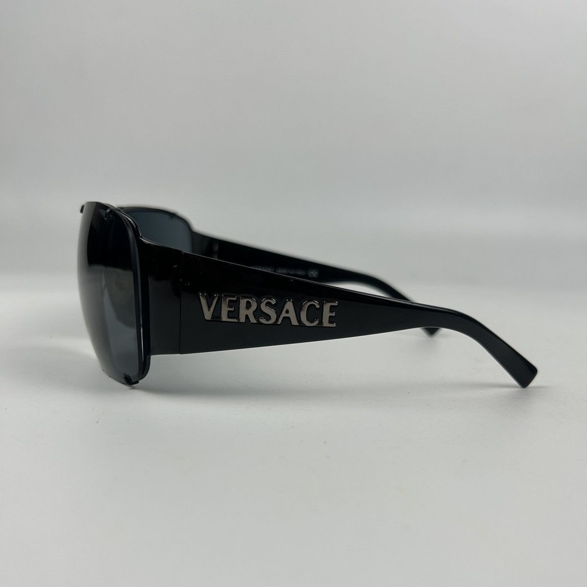 Versace 2000s Versace Lunette Brielle Sunglasses Size ONE SIZE - 2 Thumbnail