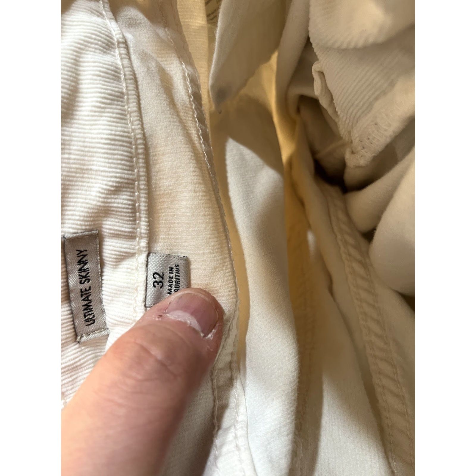 Calvin Klein Calvin Klein Low Rise Ultimate Skinny Corduroy Jeans Size (32x32) White Size 24" / US 00 / IT 34 - 5 Thumbnail