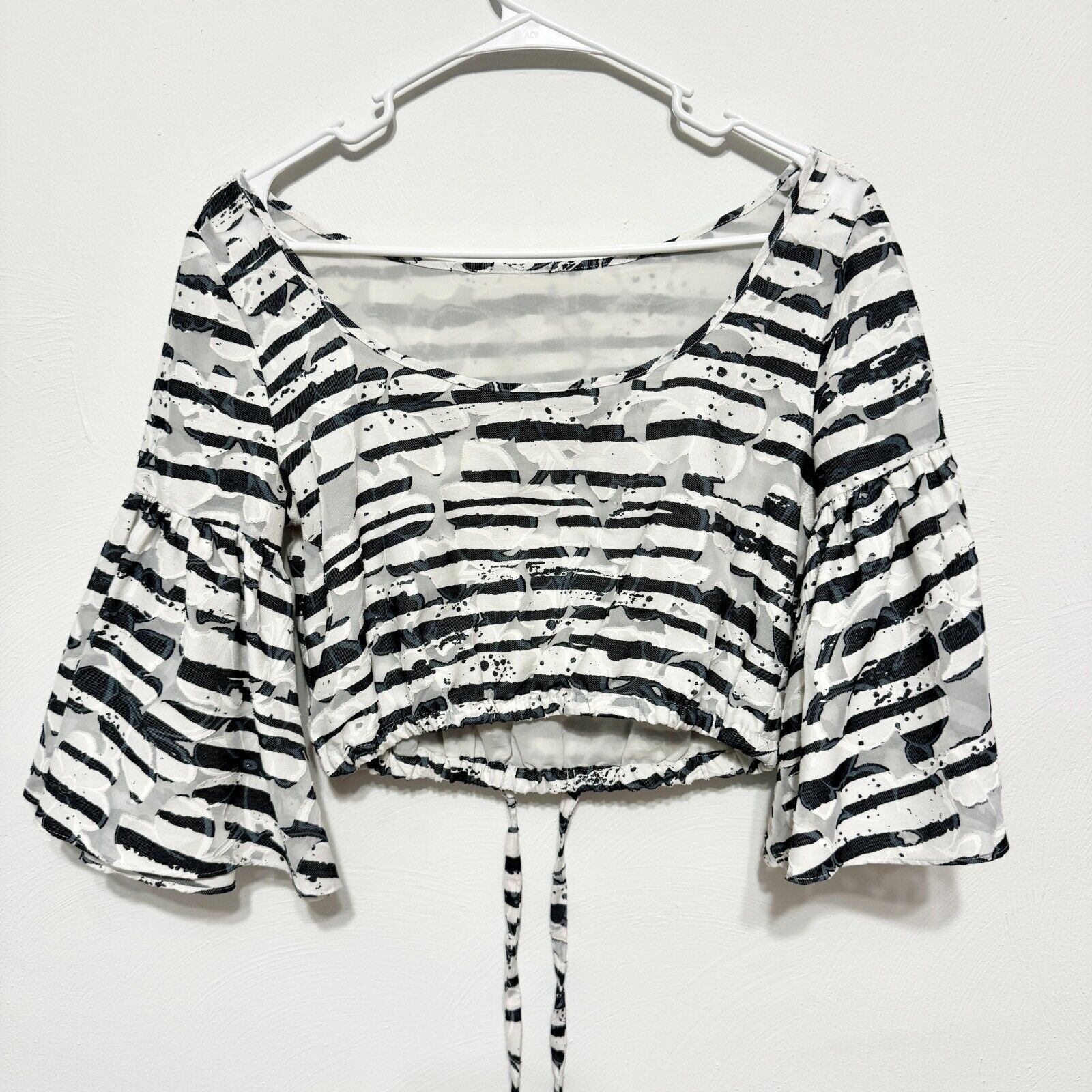 MILLY Milly Blouse Small Tie Waisted Crop Top Bell Sleeve Striped Size S / US 4 / IT 40 - 2 Thumbnail