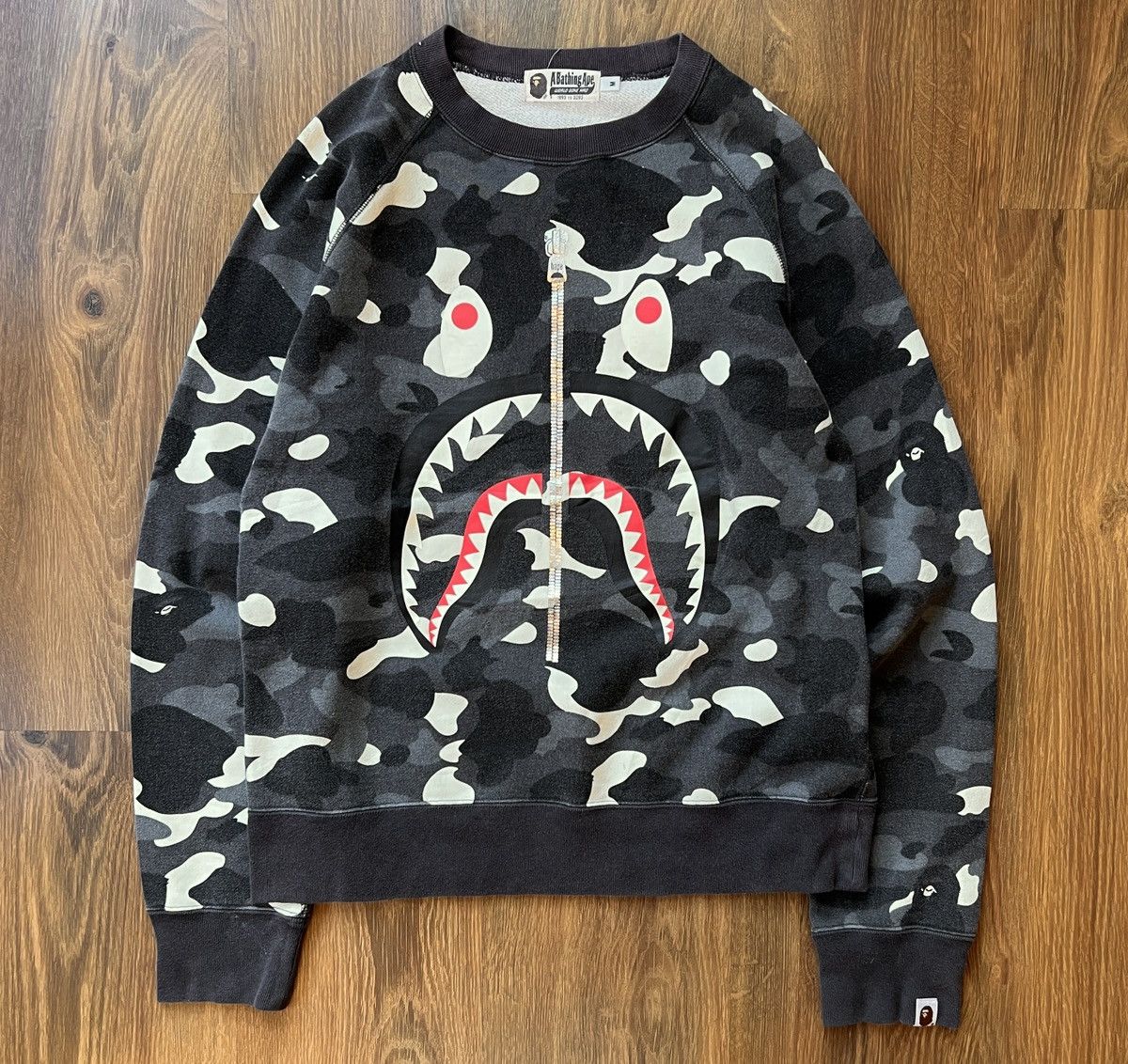Bape Rare Bape Shark Camo Glow in the Dark Crewneck / Sweatshirt Size US M / EU 48-50 / 2 - 1 Thumbnail